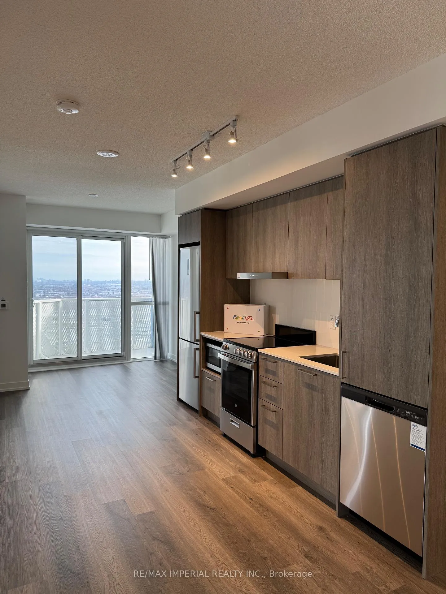 Photo 7 of Unit 2603, 195 Commerce Street, Vaughan, Vaughan Corporate Centre — HOMEH