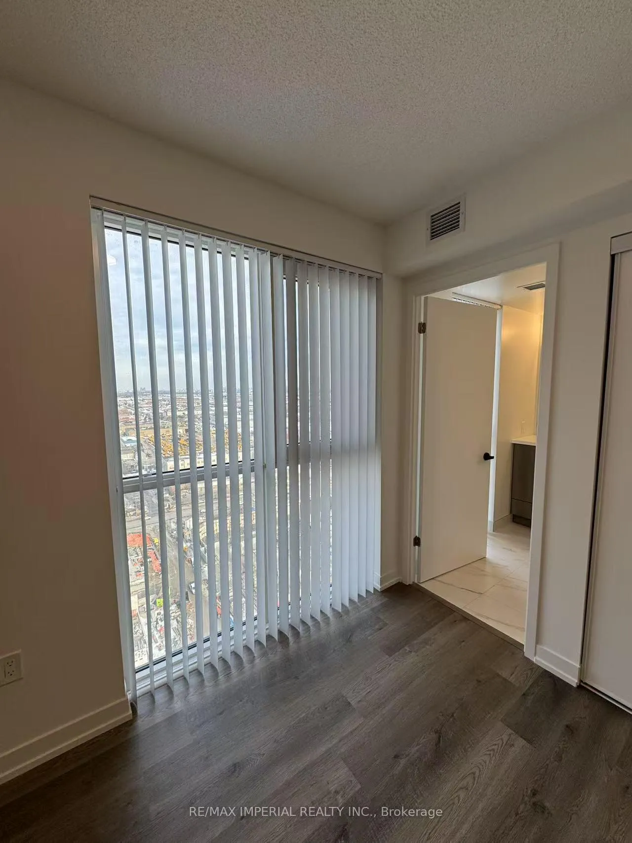 Photo 8 of Unit 2603, 195 Commerce Street, Vaughan, Vaughan Corporate Centre — HOMEH