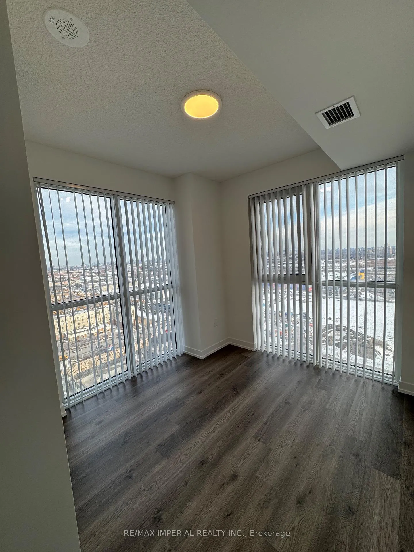 Photo 13 of Unit 2603, 195 Commerce Street, Vaughan, Vaughan Corporate Centre — HOMEH
