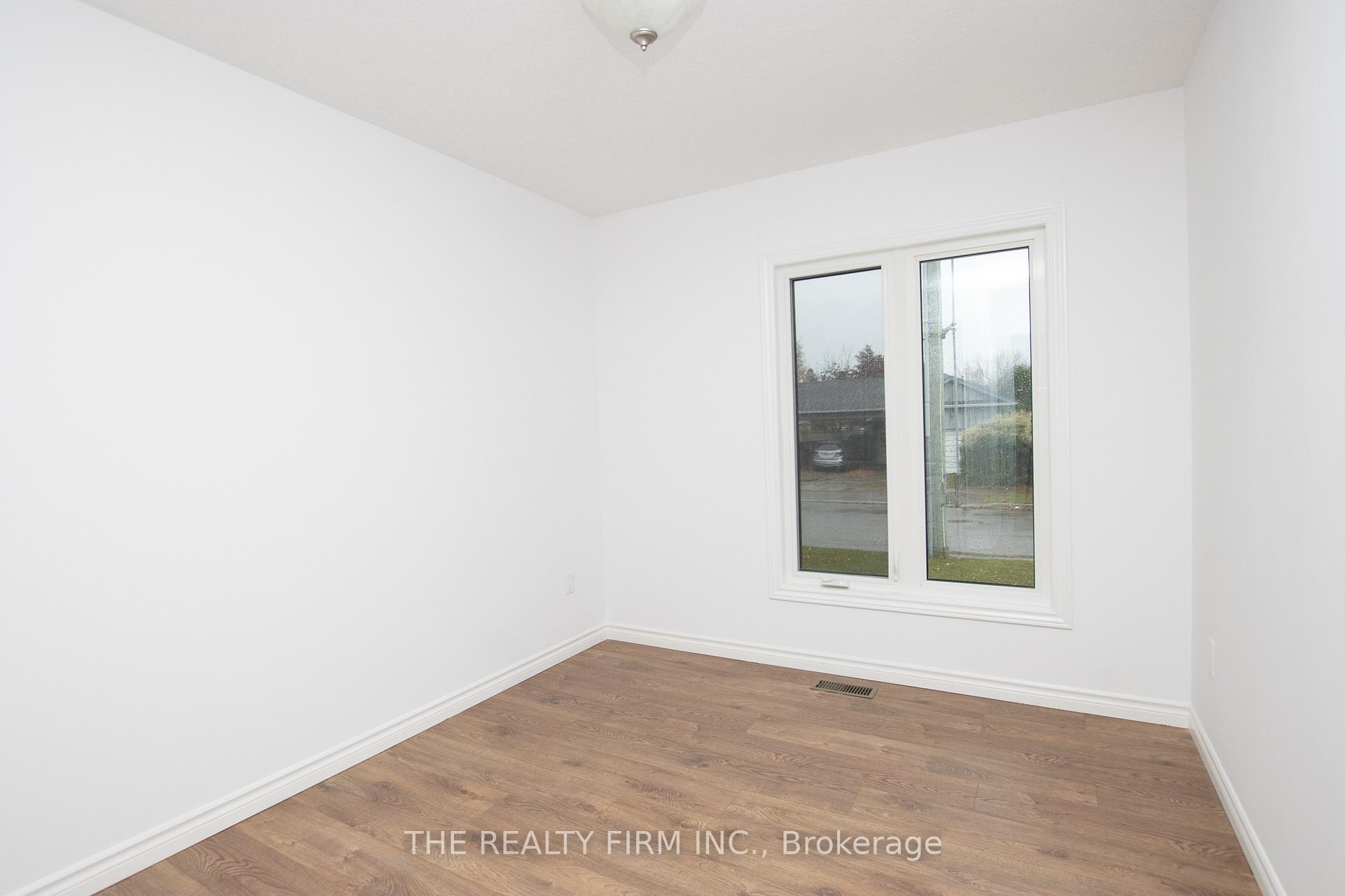 Photo 6 of 141 Cambridge Street, Goderich, Goderich (Town) — HOMEH