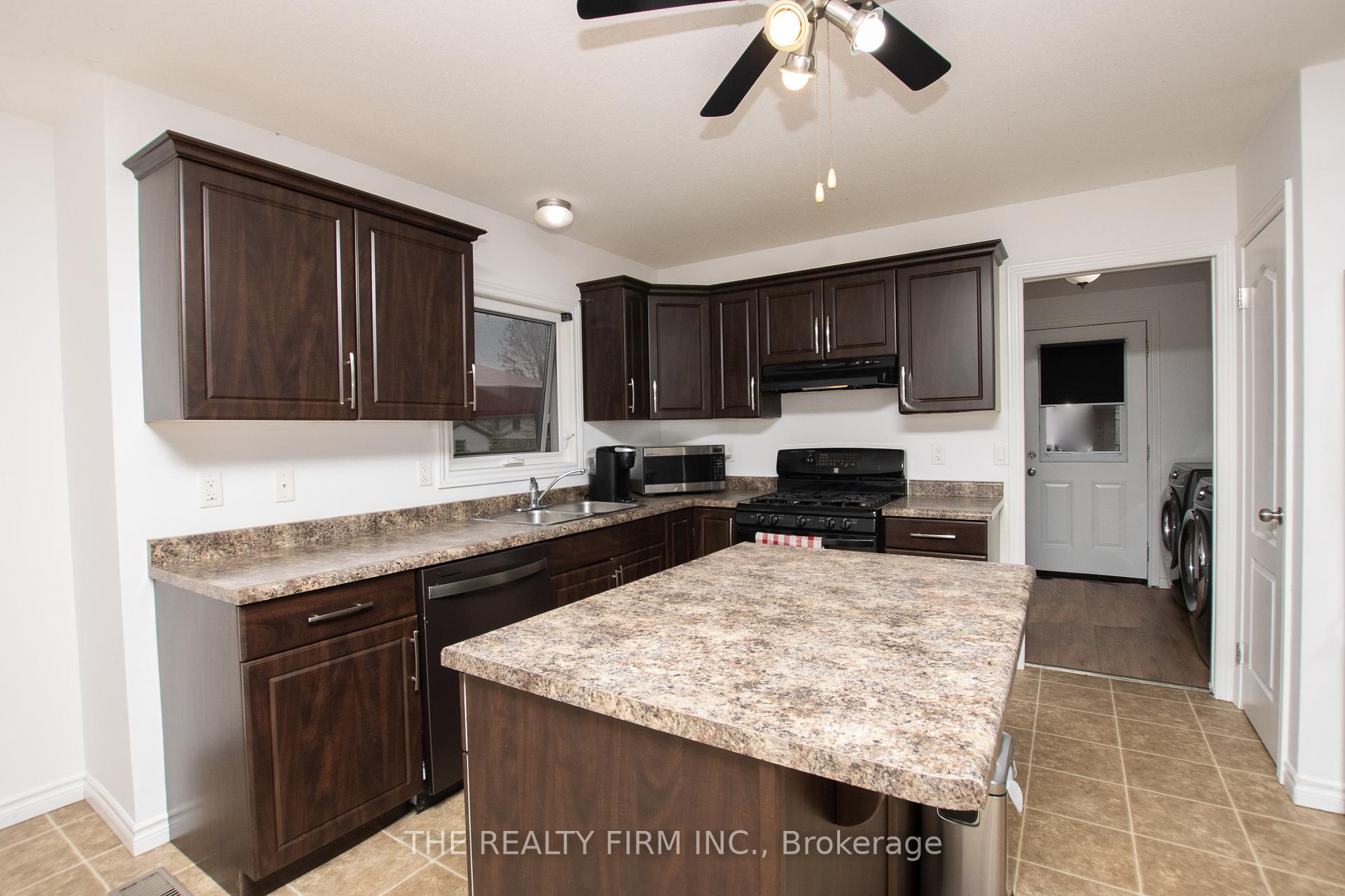 Photo 15 of 141 Cambridge Street, Goderich, Goderich (Town) — HOMEH