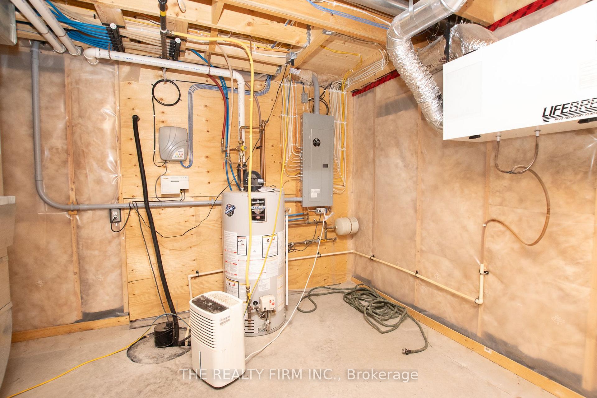 Photo 20 of 141 Cambridge Street, Goderich, Goderich (Town) — HOMEH