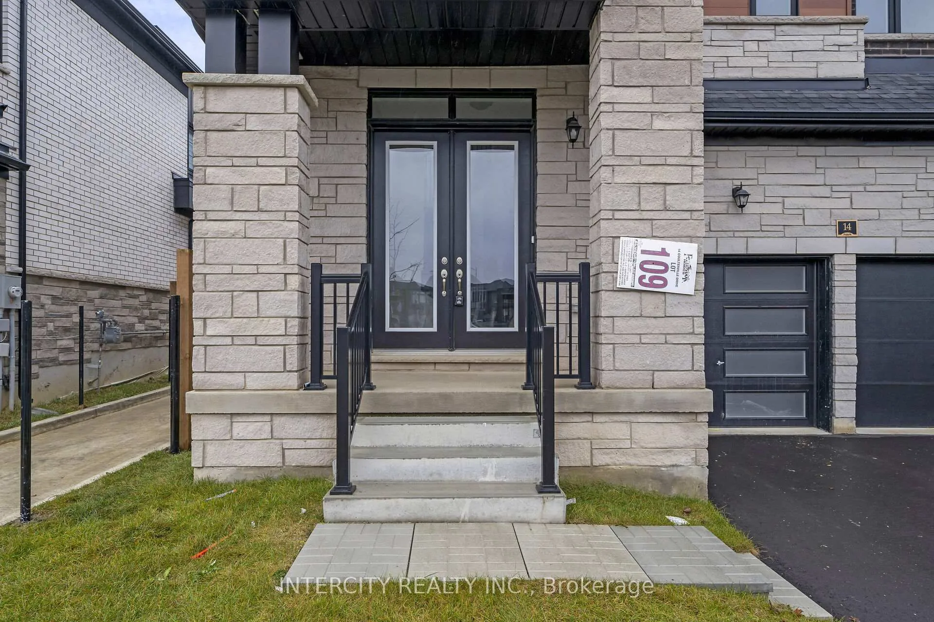Photo 2 of 14 Coulterville Drive, Caledon, Rural Caledon — HOMEH