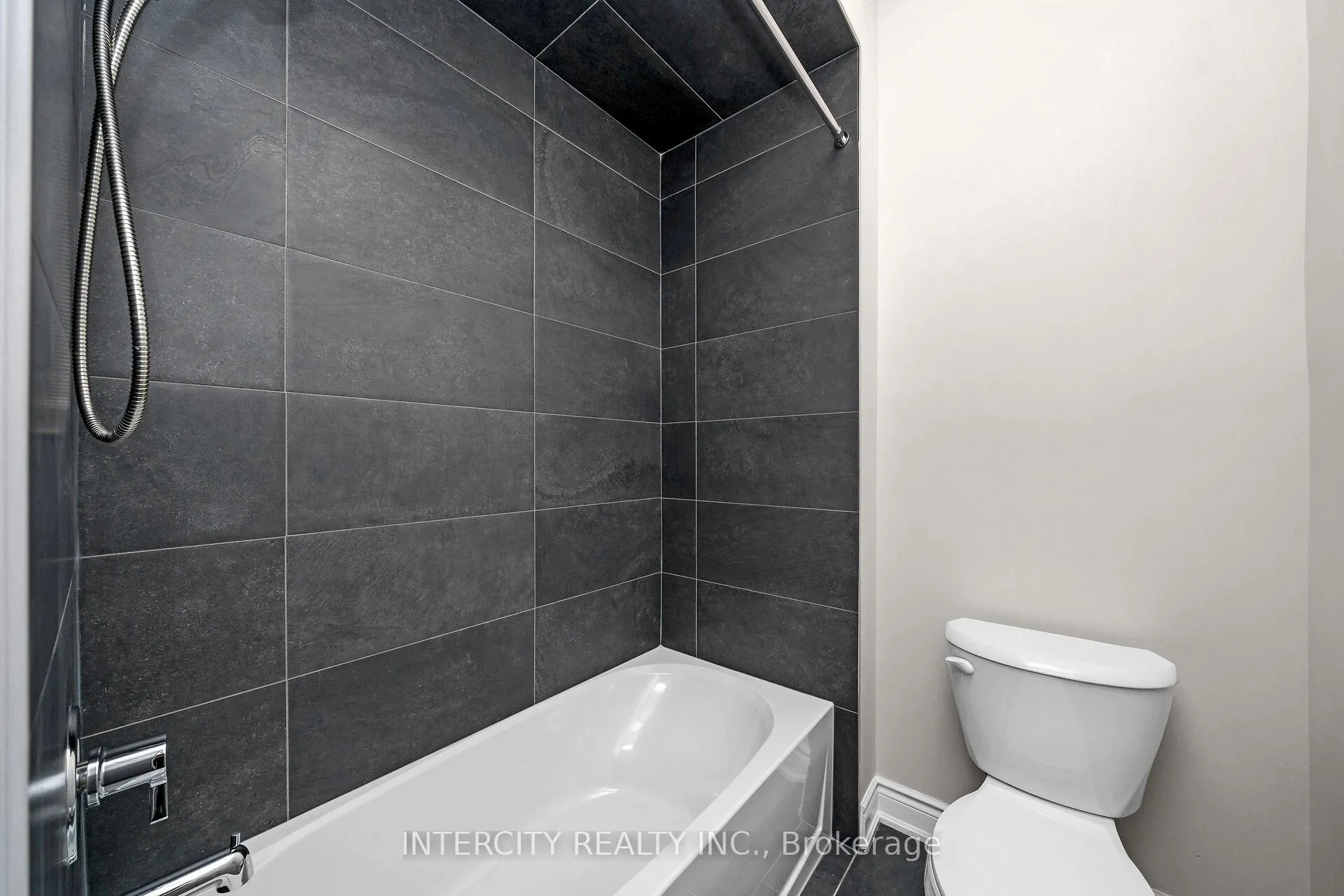 Photo 25 of 14 Coulterville Drive, Caledon, Rural Caledon — HOMEH