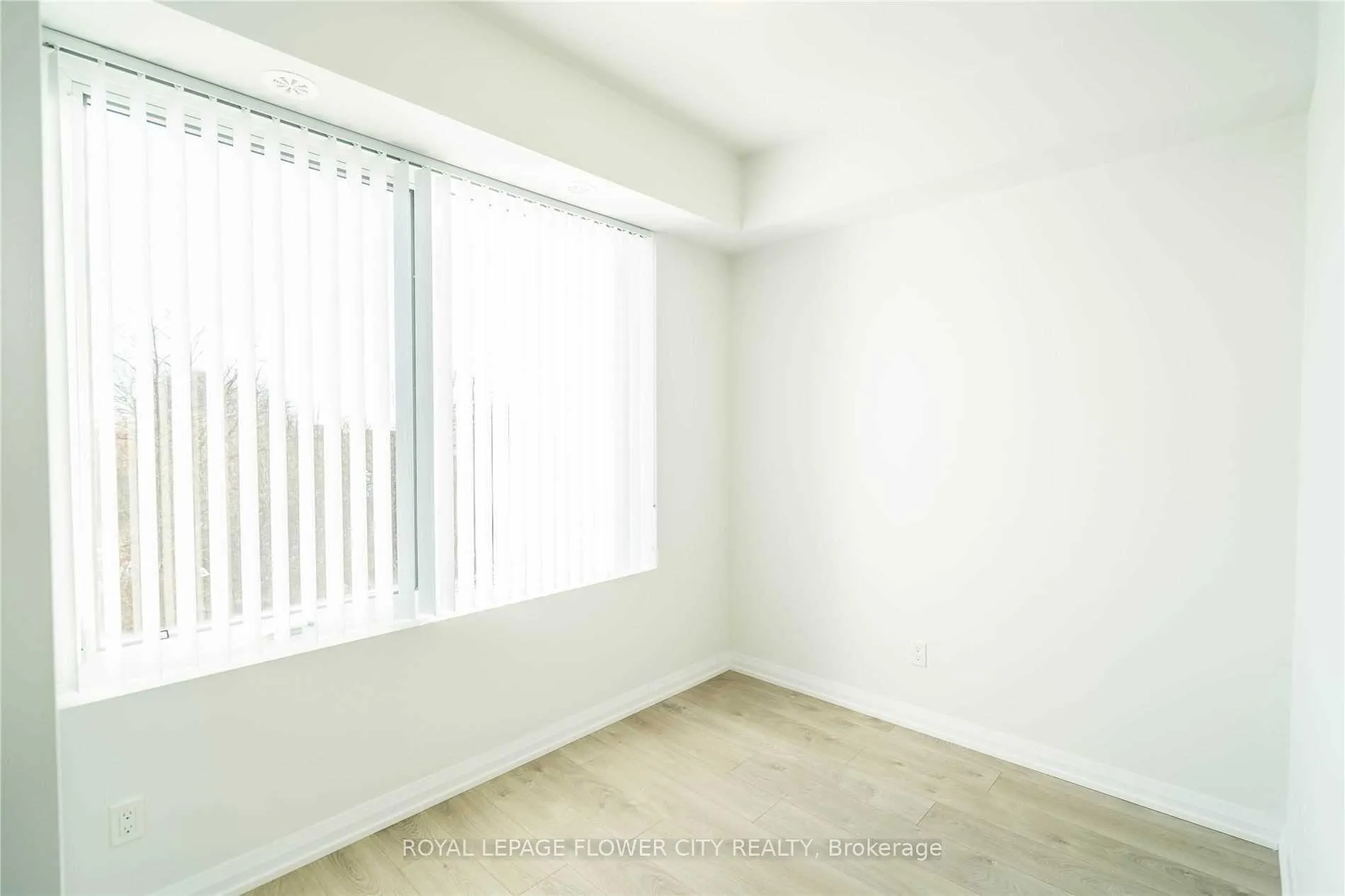 Photo 5 of Unit Th56, 1040 Portage Parkway, Vaughan, Concord — HOMEH