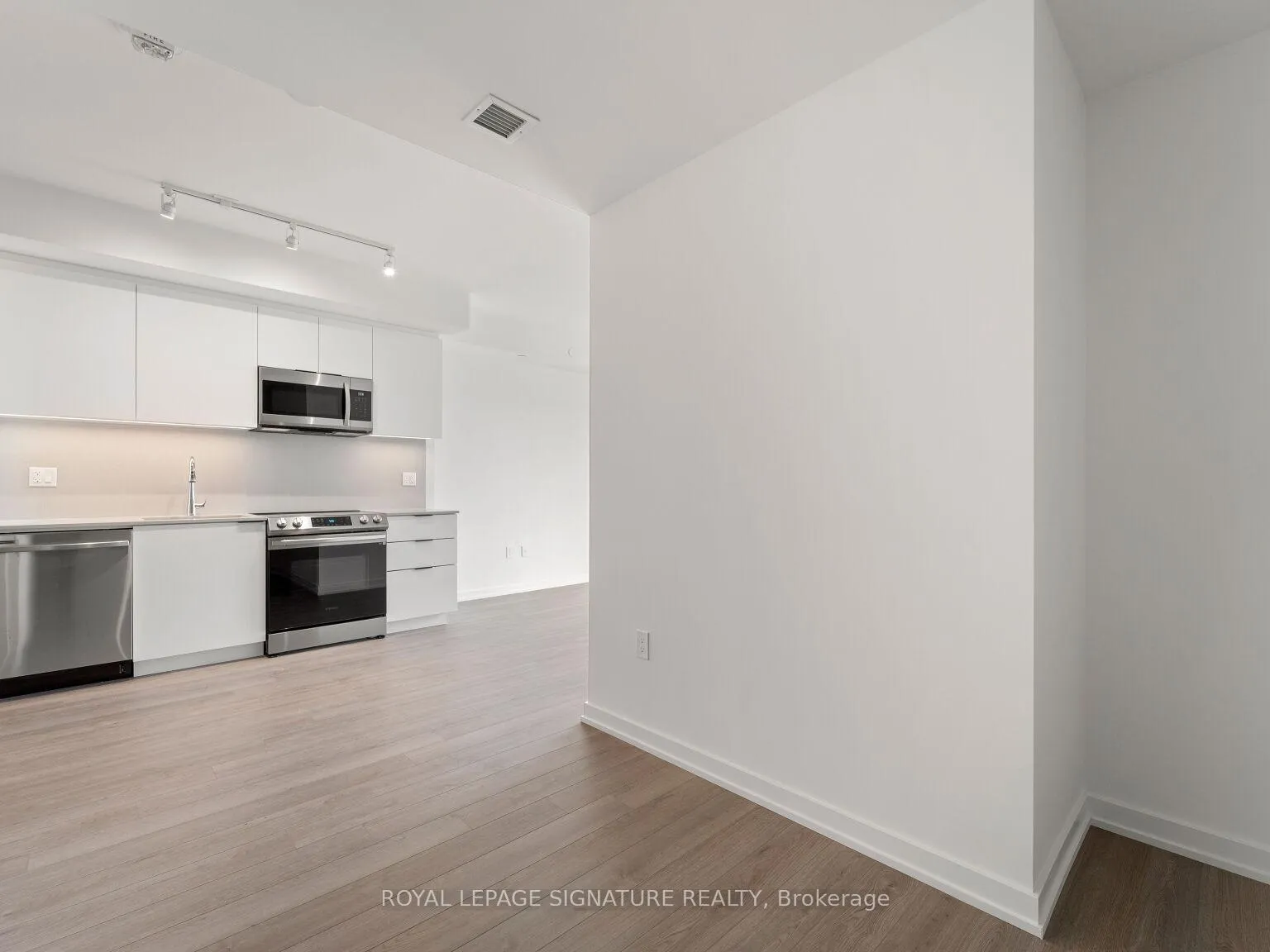 Photo 6 of Unit 1703, 48 Power Street, Toronto, Moss Park — HOMEH
