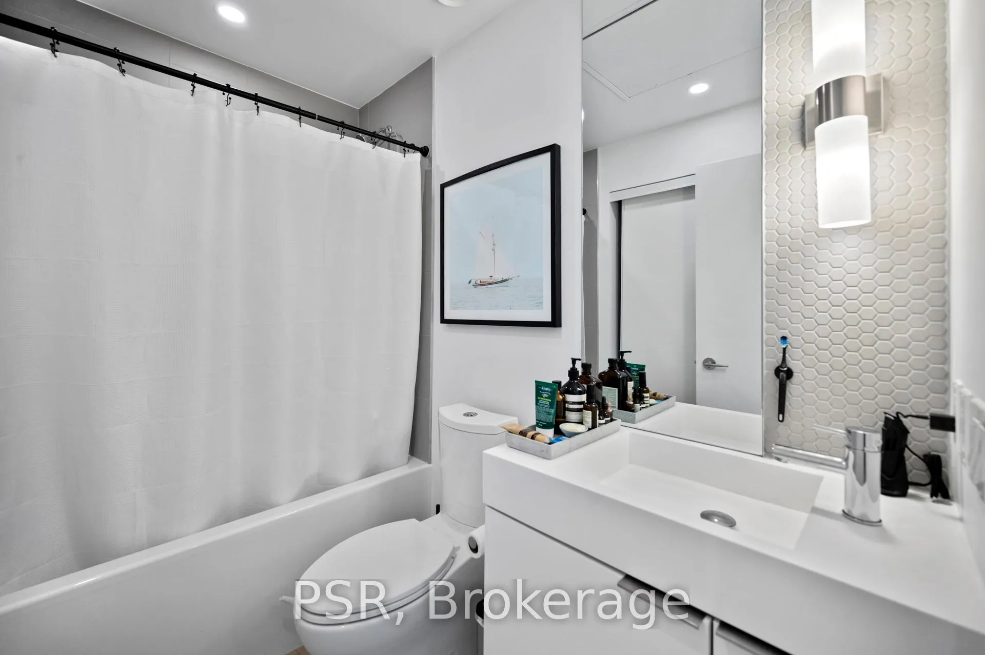 Photo 4 of Unit 3101, 33 Helendale Avenue, Toronto, Yonge-Eglinton — HOMEH