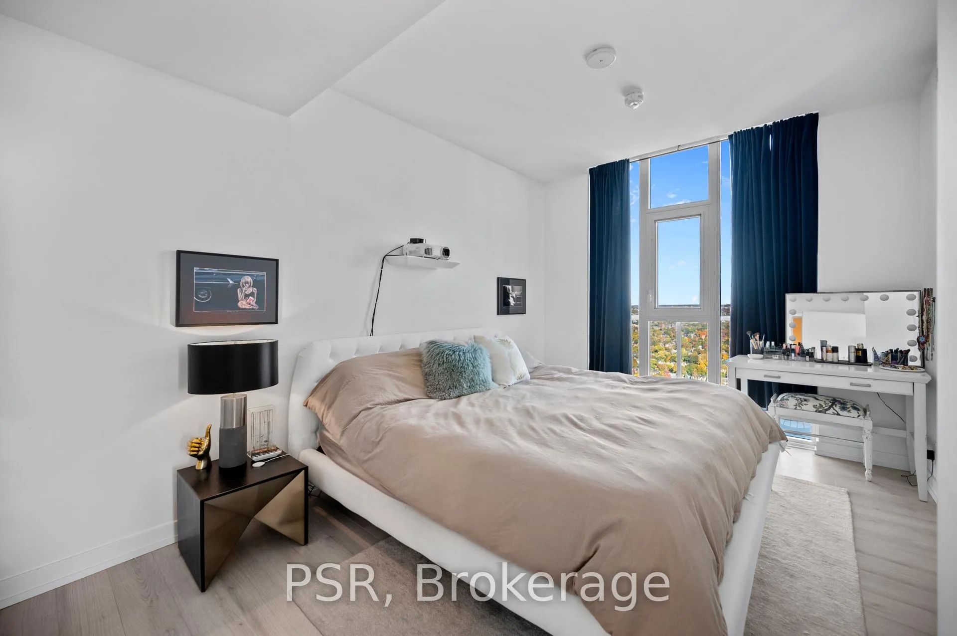 Photo 5 of Unit 3101, 33 Helendale Avenue, Toronto, Yonge-Eglinton — HOMEH