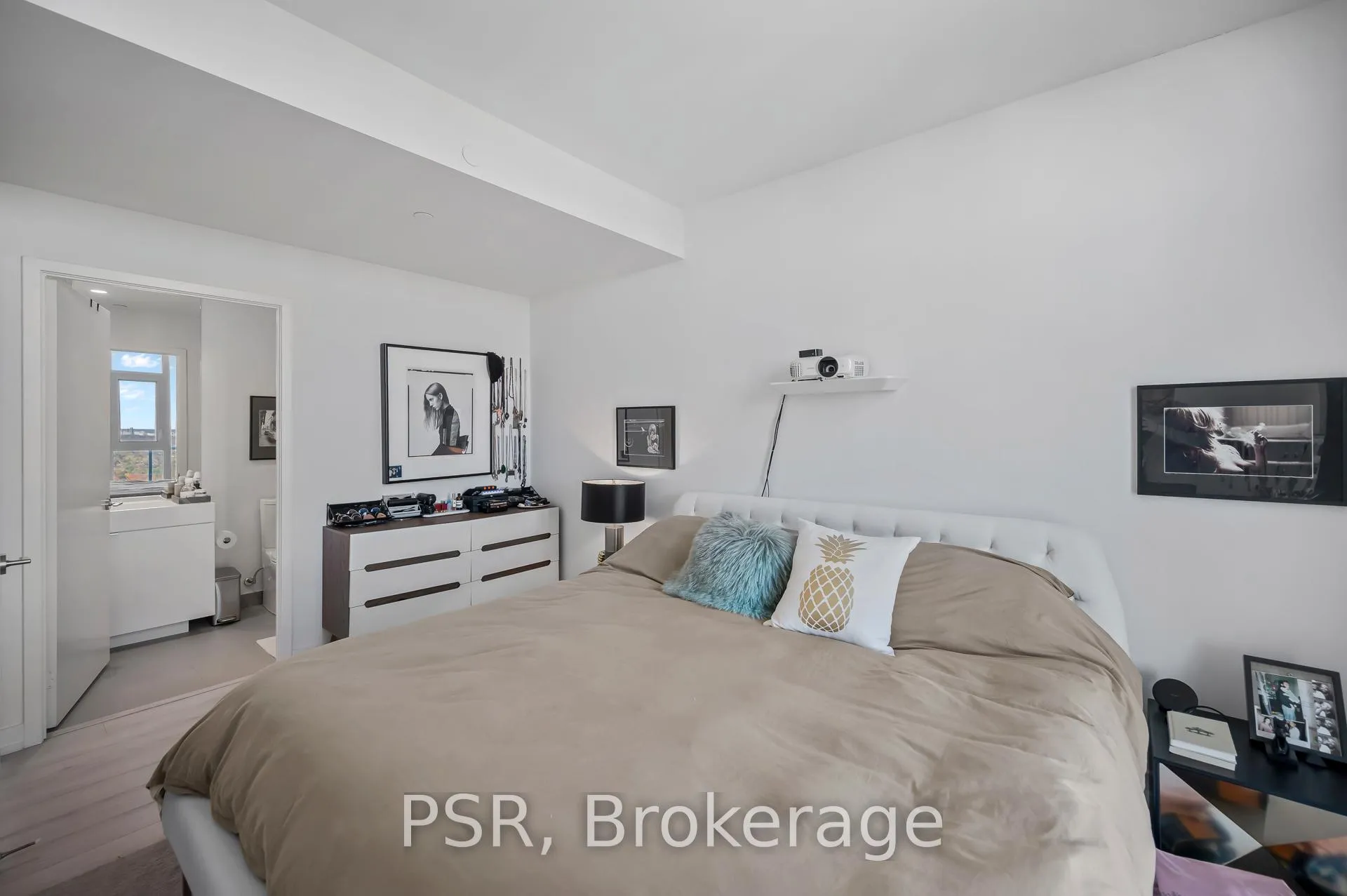 Photo 8 of Unit 3101, 33 Helendale Avenue, Toronto, Yonge-Eglinton — HOMEH