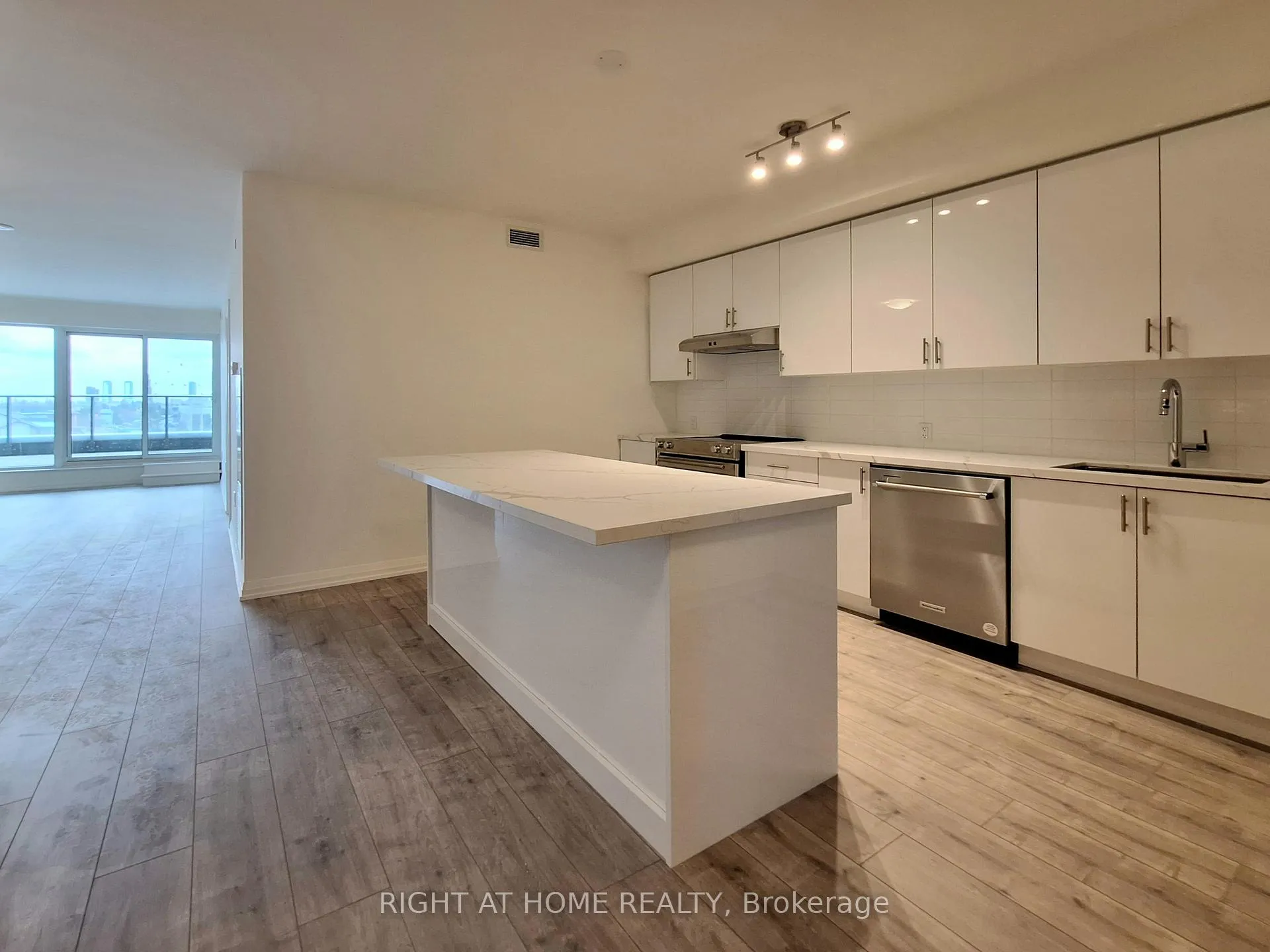 Photo 3 of Unit 226, 8960 Jane Street, Vaughan, Vellore Village — HOMEH