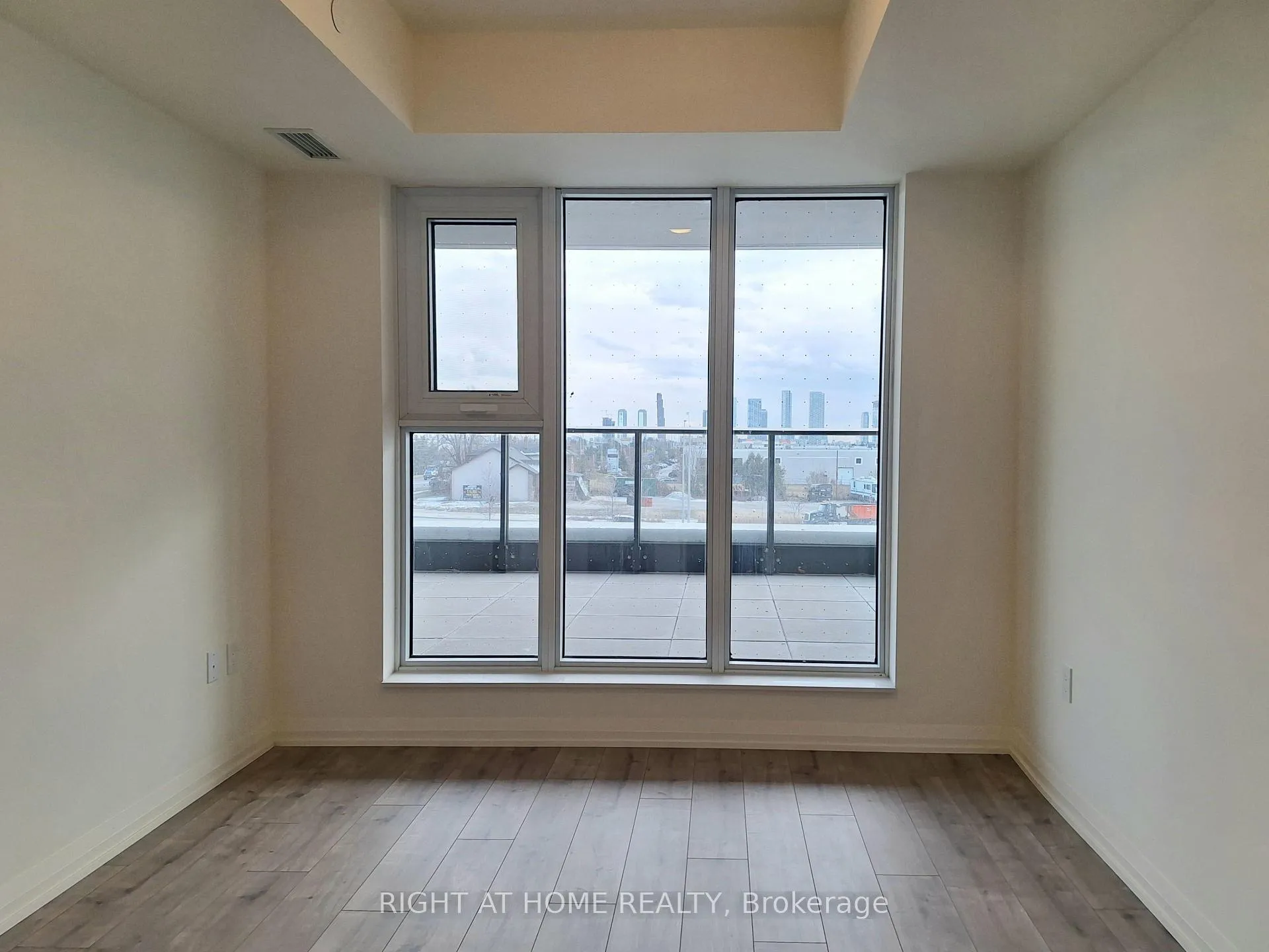 Photo 9 of Unit 226, 8960 Jane Street, Vaughan, Vellore Village — HOMEH