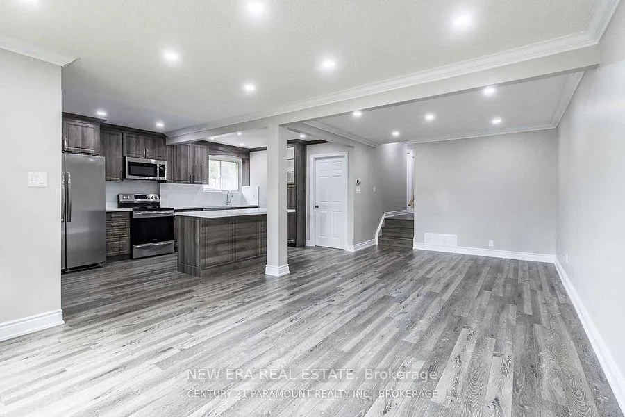 Photo 3 of 173 Earnscliffe Circle, Brampton, Southgate — HOMEH