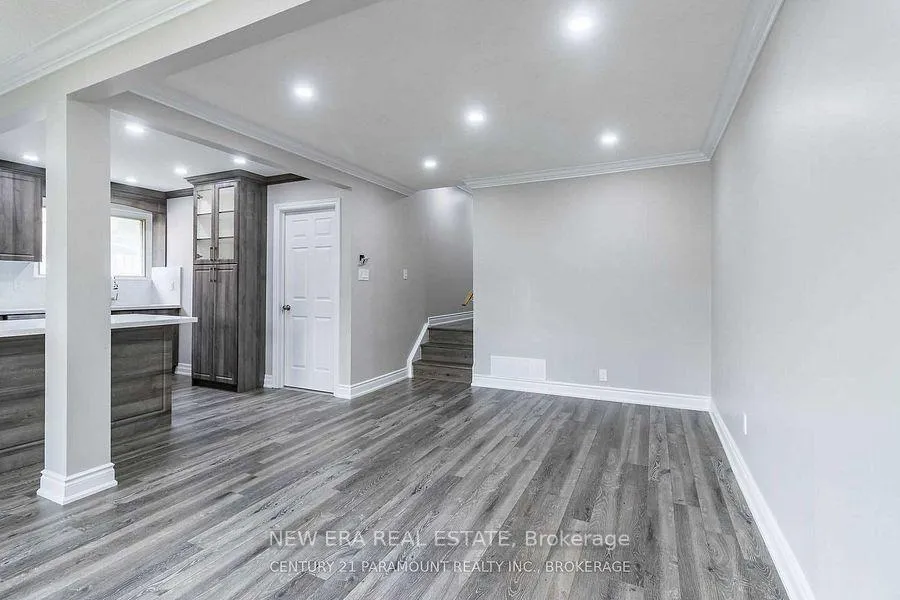 Photo 5 of 173 Earnscliffe Circle, Brampton, Southgate — HOMEH