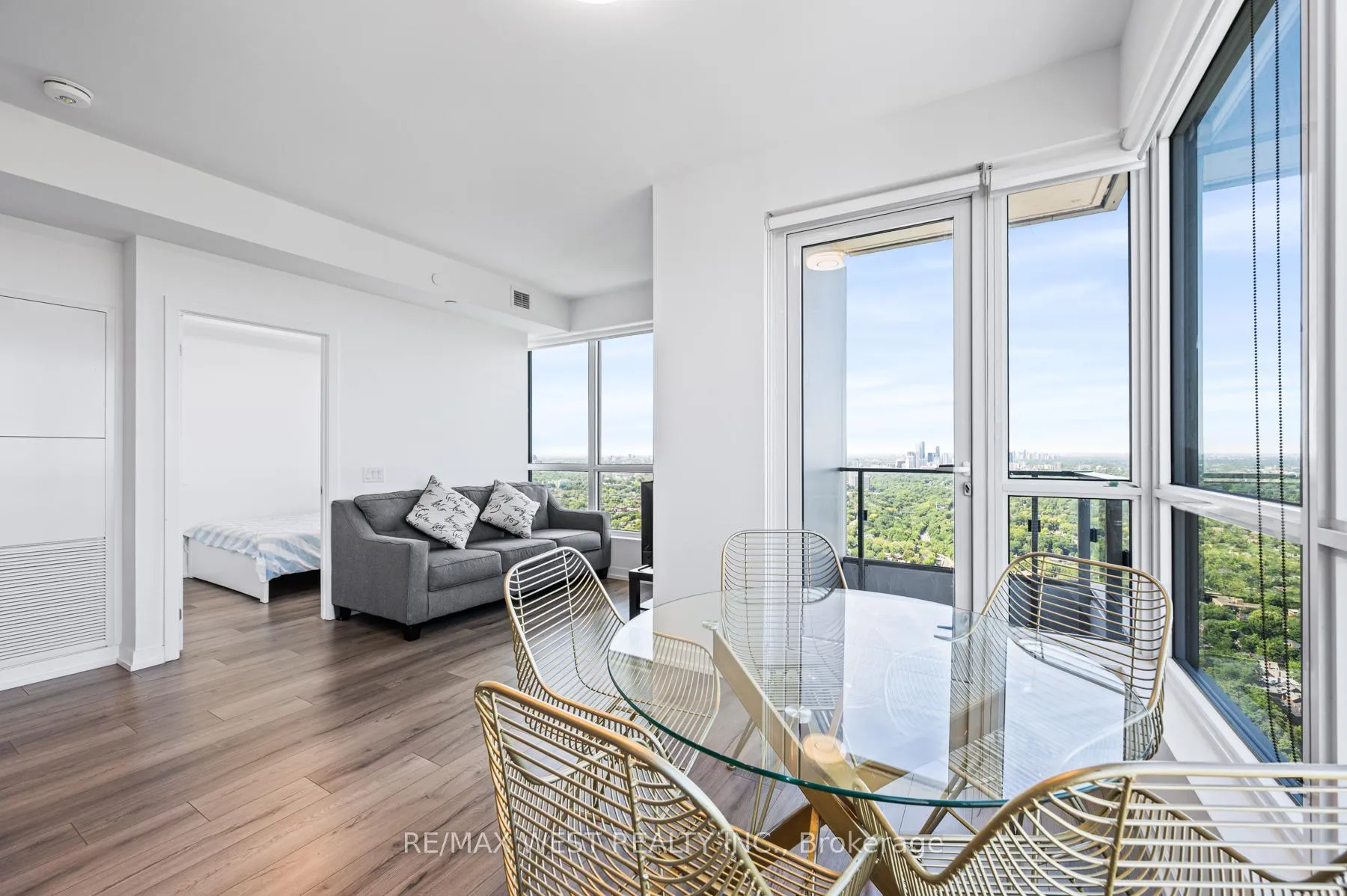 Photo 2 of Unit 5307, 395 Bloor Street E, Toronto, North St. James Town — HOMEH