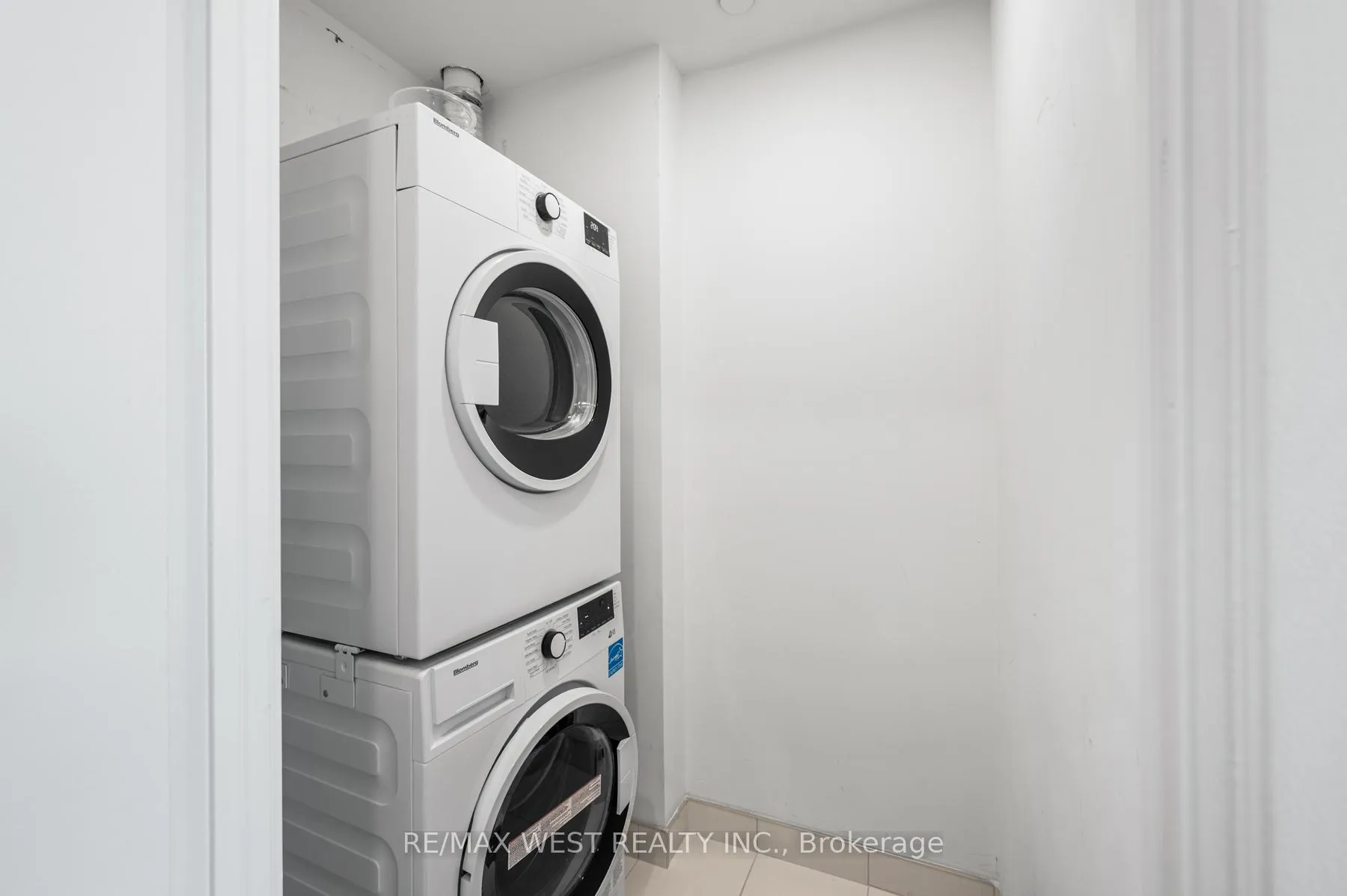 Photo 12 of Unit 5307, 395 Bloor Street E, Toronto, North St. James Town — HOMEH