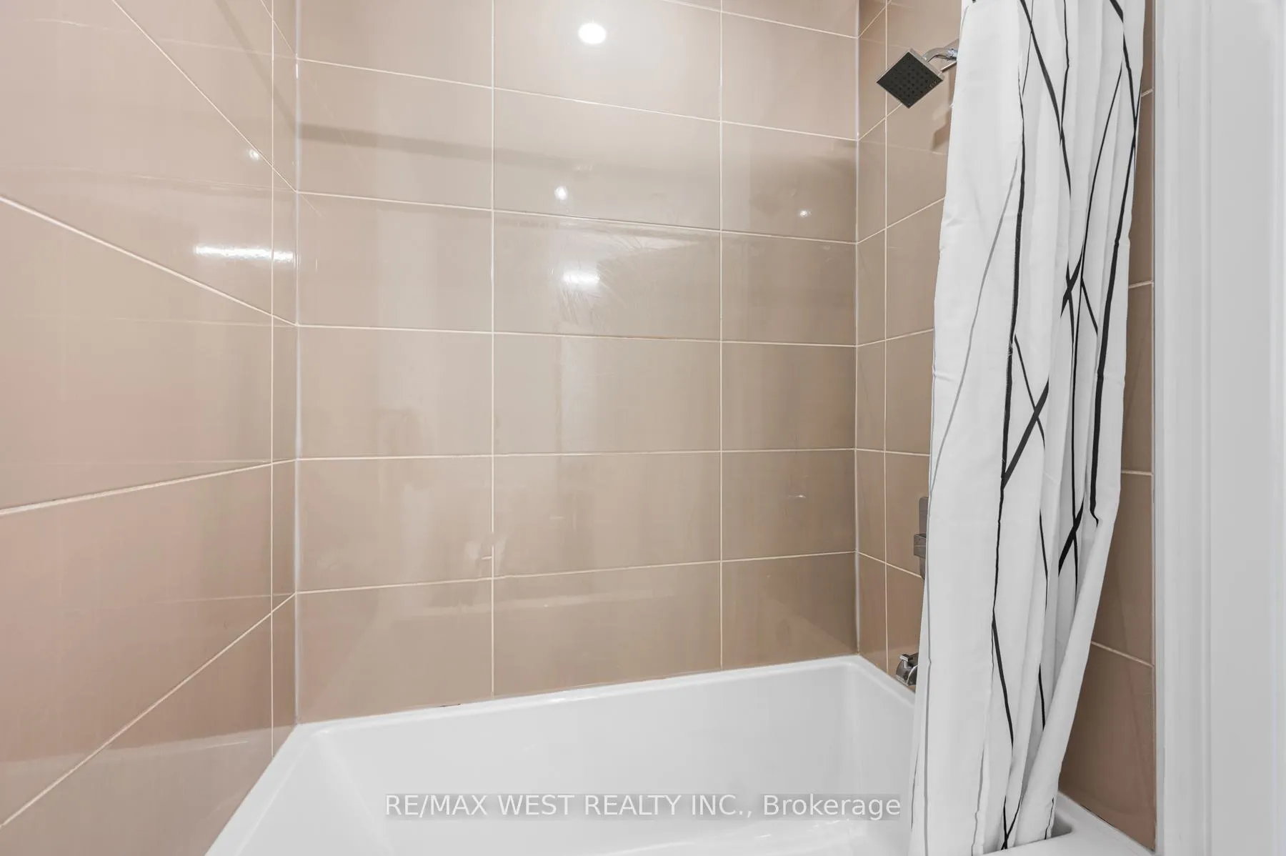 Photo 13 of Unit 5307, 395 Bloor Street E, Toronto, North St. James Town — HOMEH