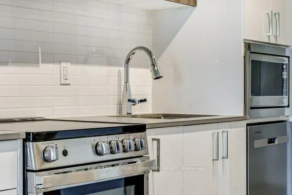 Photo 14 of Unit 3003, 30 Upper Mall Way, Vaughan, Brownridge — HOMEH