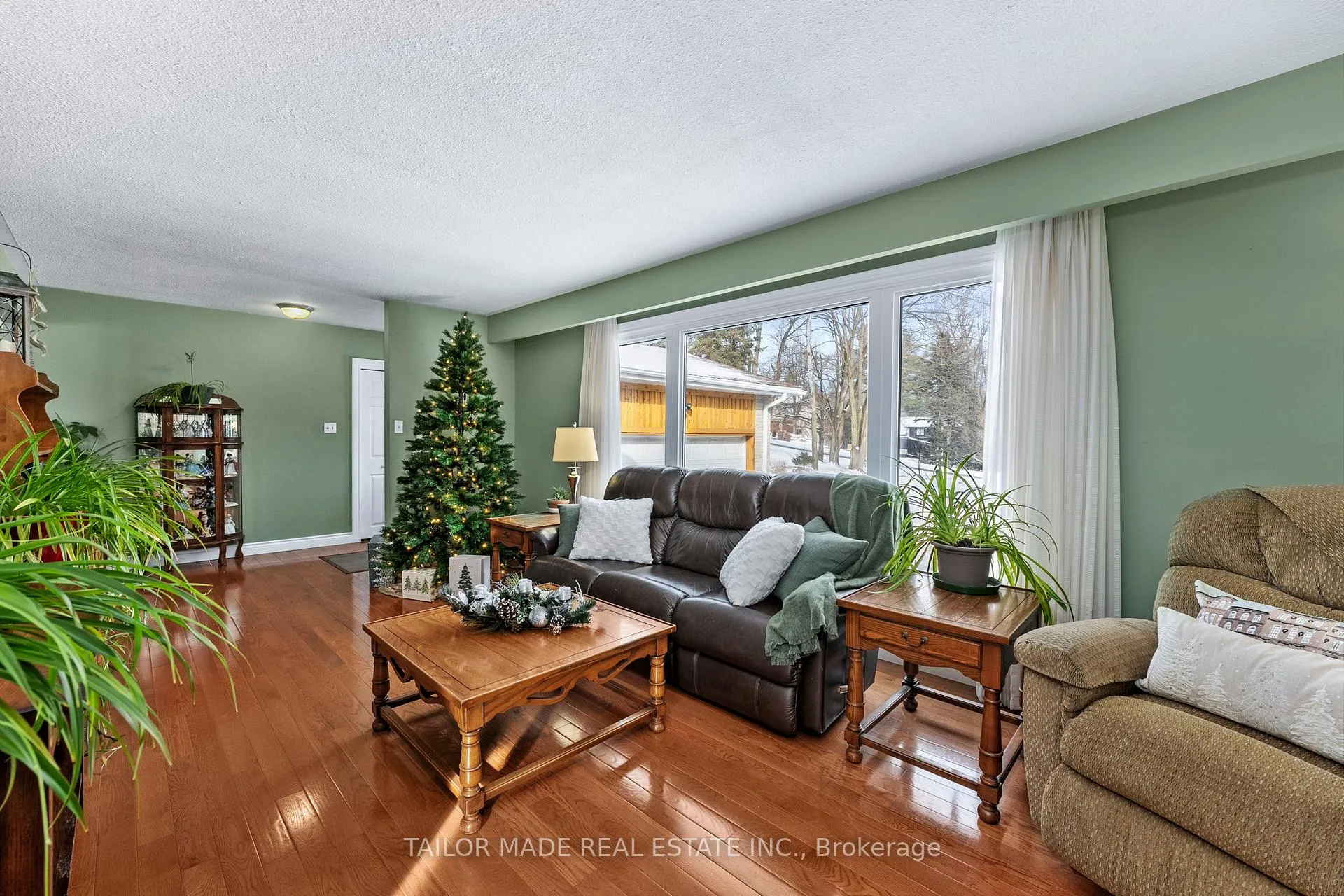 Photo 5 of 60 Credit Road, Caledon, Cheltenham — HOMEH