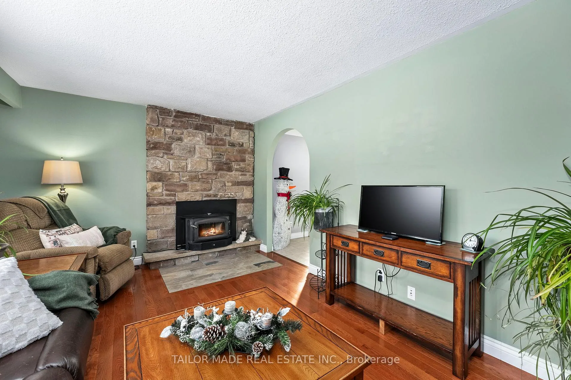 Photo 6 of 60 Credit Road, Caledon, Cheltenham — HOMEH