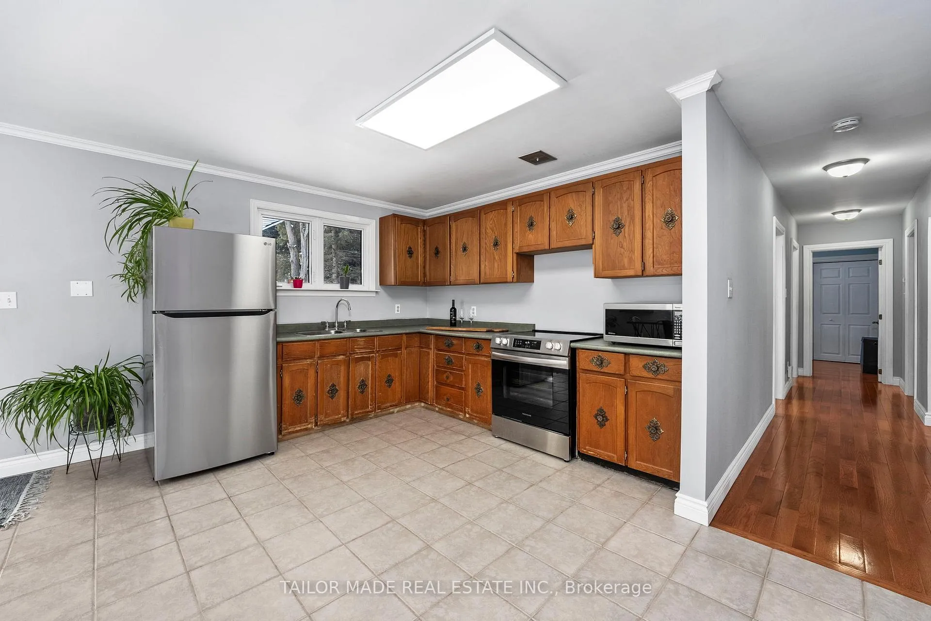 Photo 9 of 60 Credit Road, Caledon, Cheltenham — HOMEH