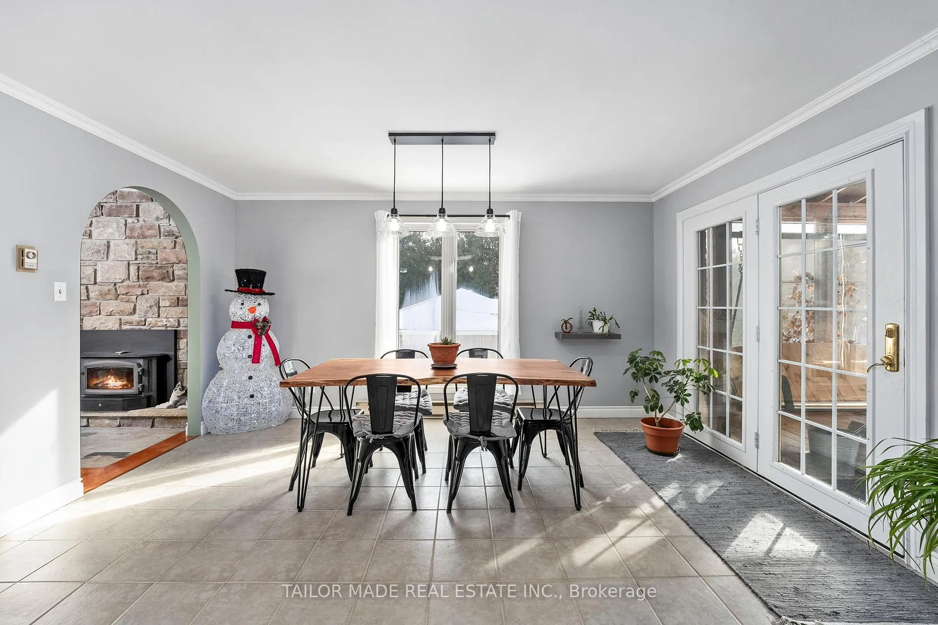 Photo 11 of 60 Credit Road, Caledon, Cheltenham — HOMEH