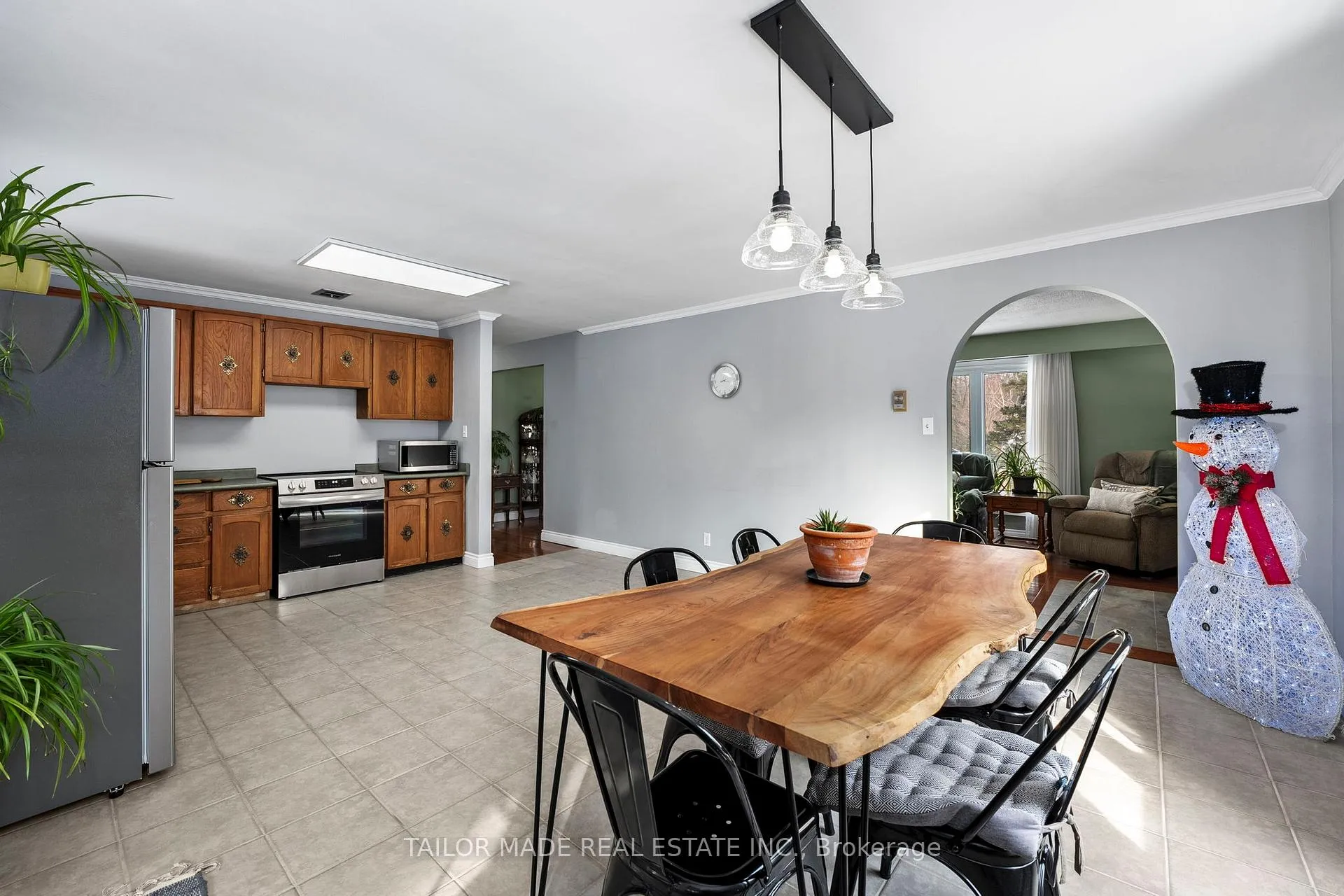 Photo 14 of 60 Credit Road, Caledon, Cheltenham — HOMEH