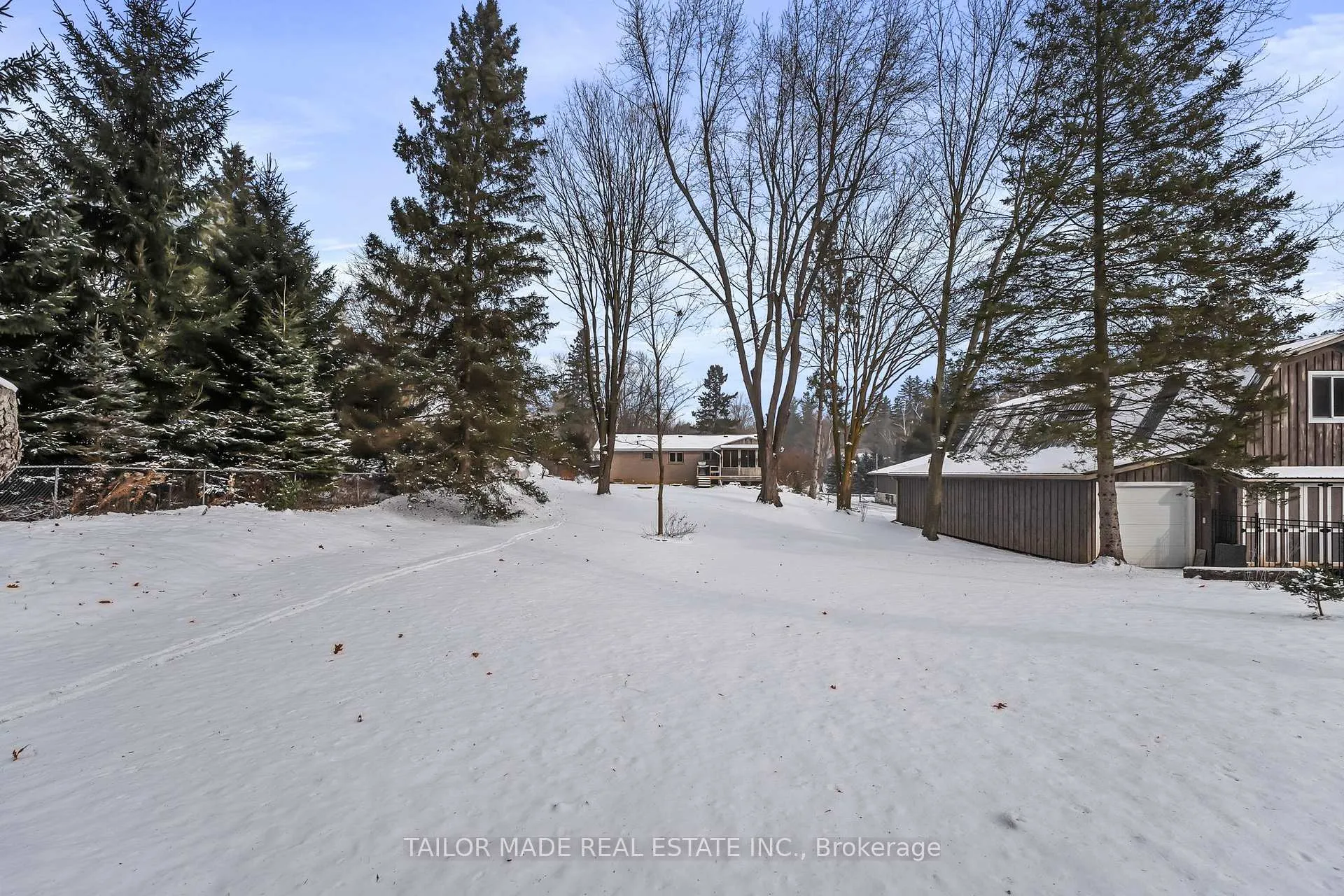 Photo 36 of 60 Credit Road, Caledon, Cheltenham — HOMEH