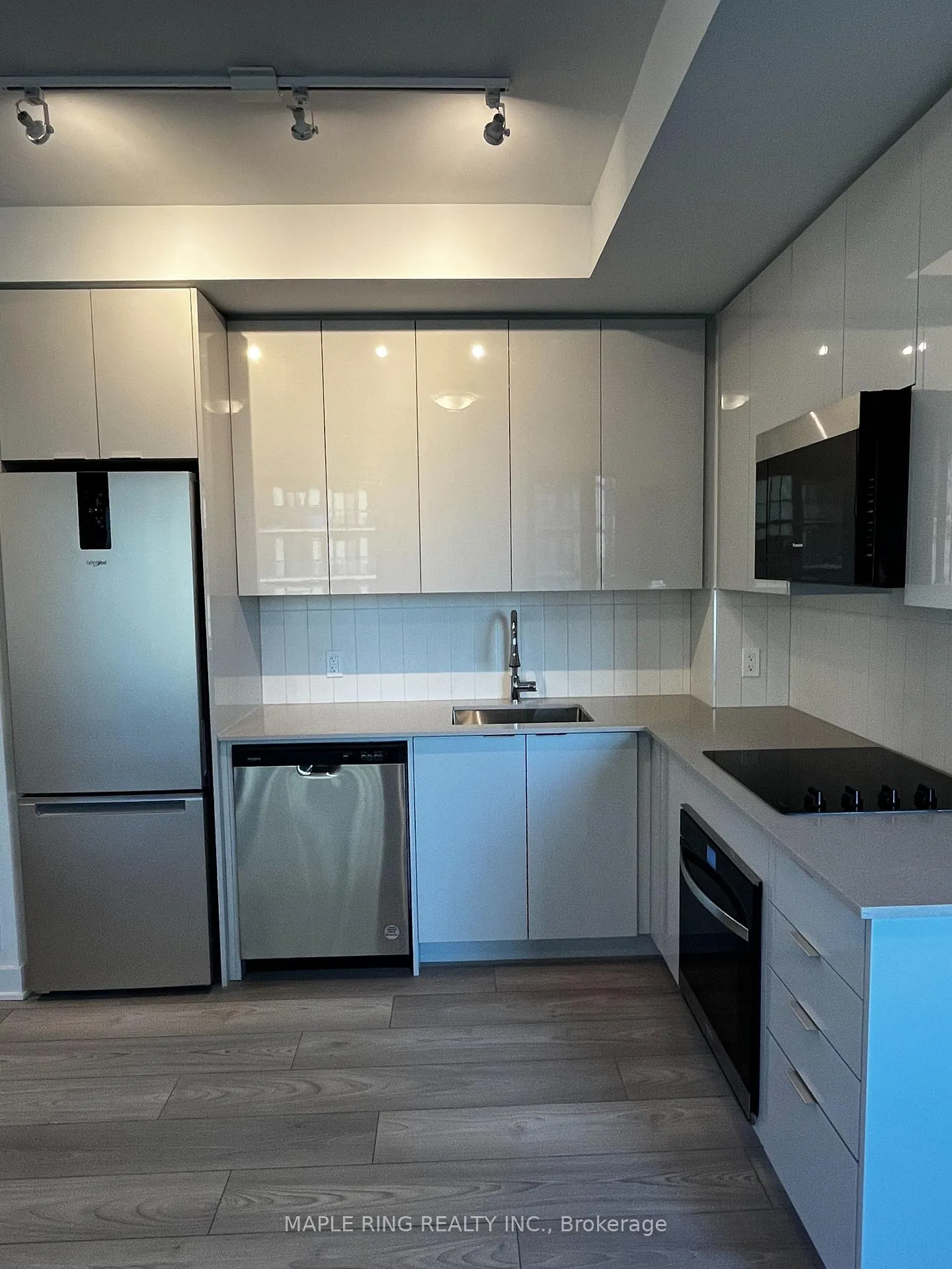 Photo 4 of Unit 606, 2920 Hwy 7, Vaughan, Vaughan Corporate Centre — HOMEH