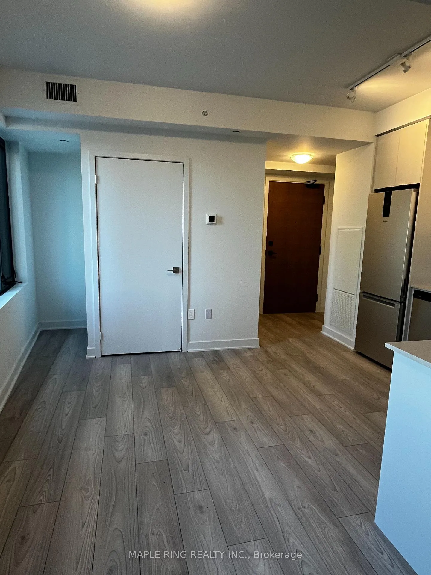 Photo 5 of Unit 606, 2920 Hwy 7, Vaughan, Vaughan Corporate Centre — HOMEH