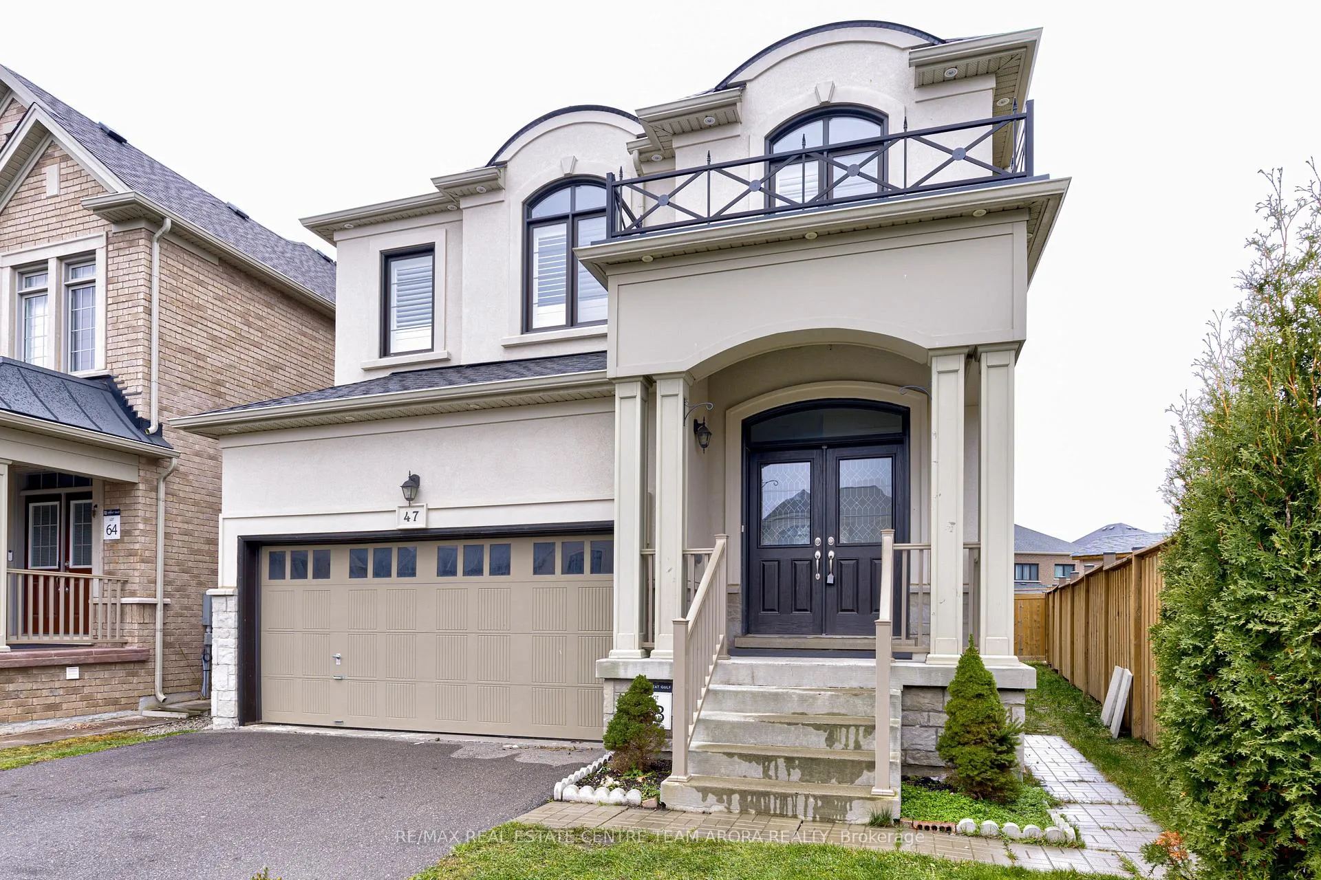 Photo 2 of 47 Dunley Crescent, Brampton, Credit Valley — HOMEH