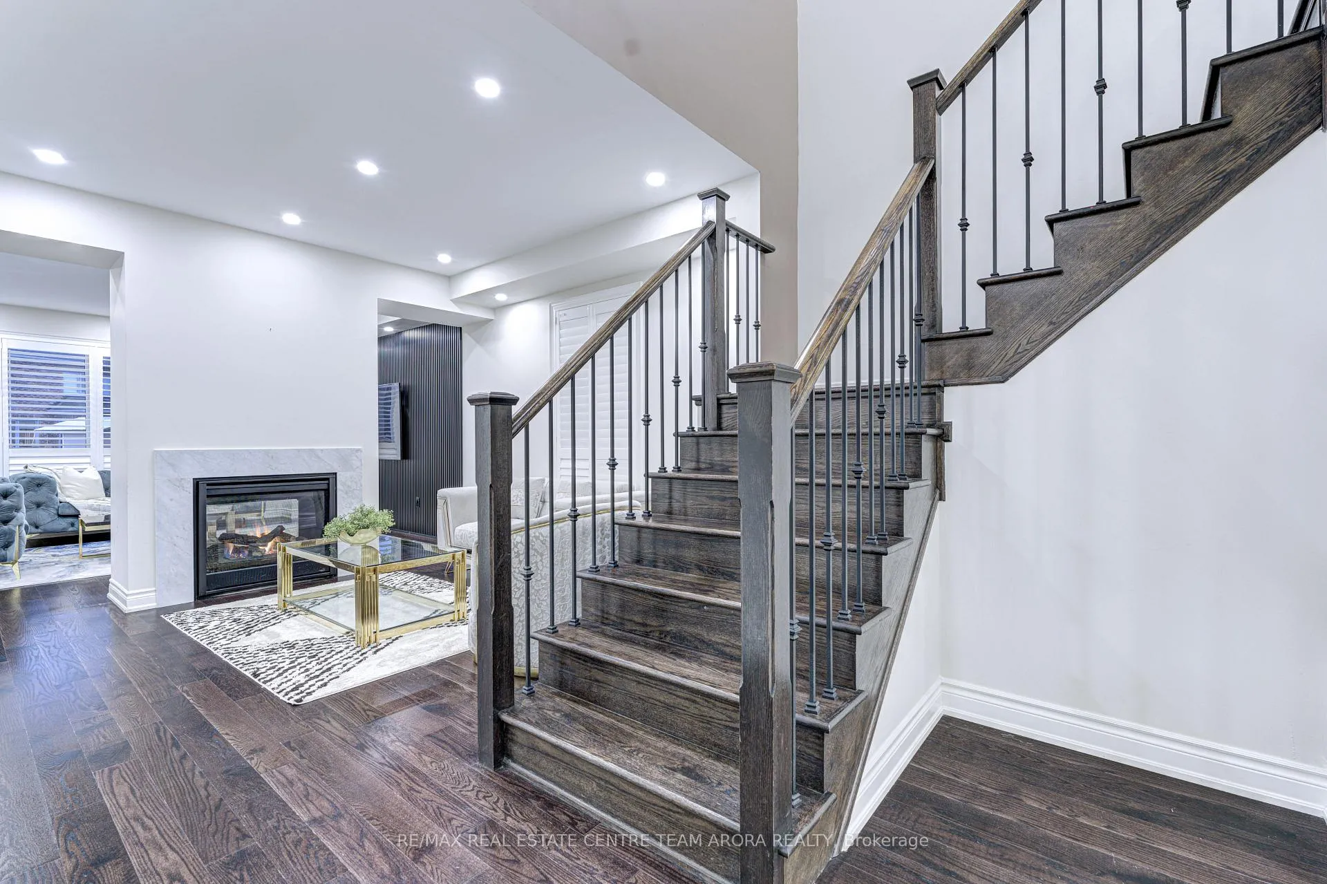 Photo 4 of 47 Dunley Crescent, Brampton, Credit Valley — HOMEH