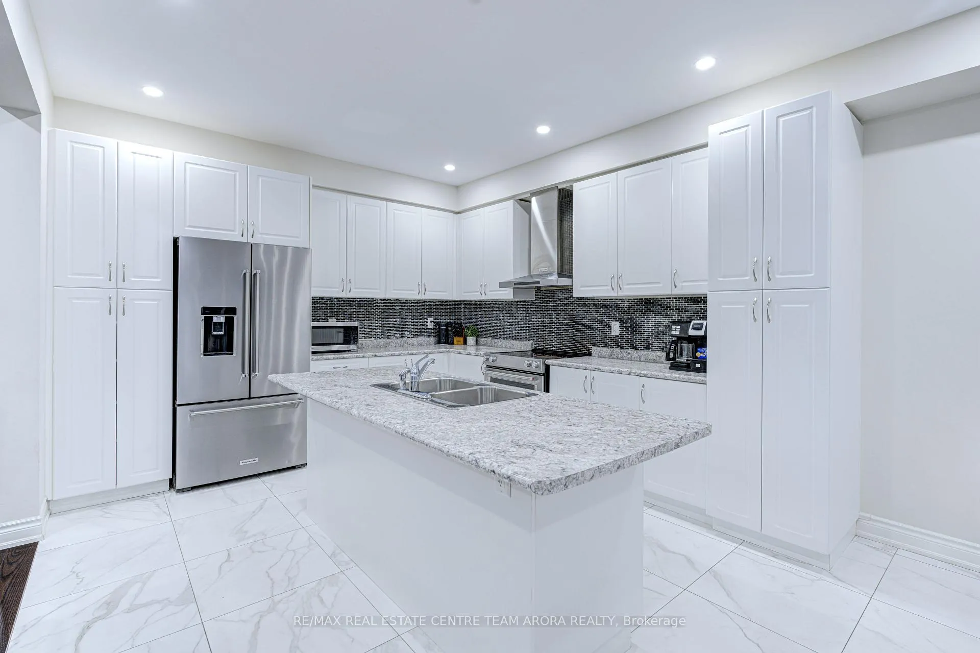 Photo 14 of 47 Dunley Crescent, Brampton, Credit Valley — HOMEH