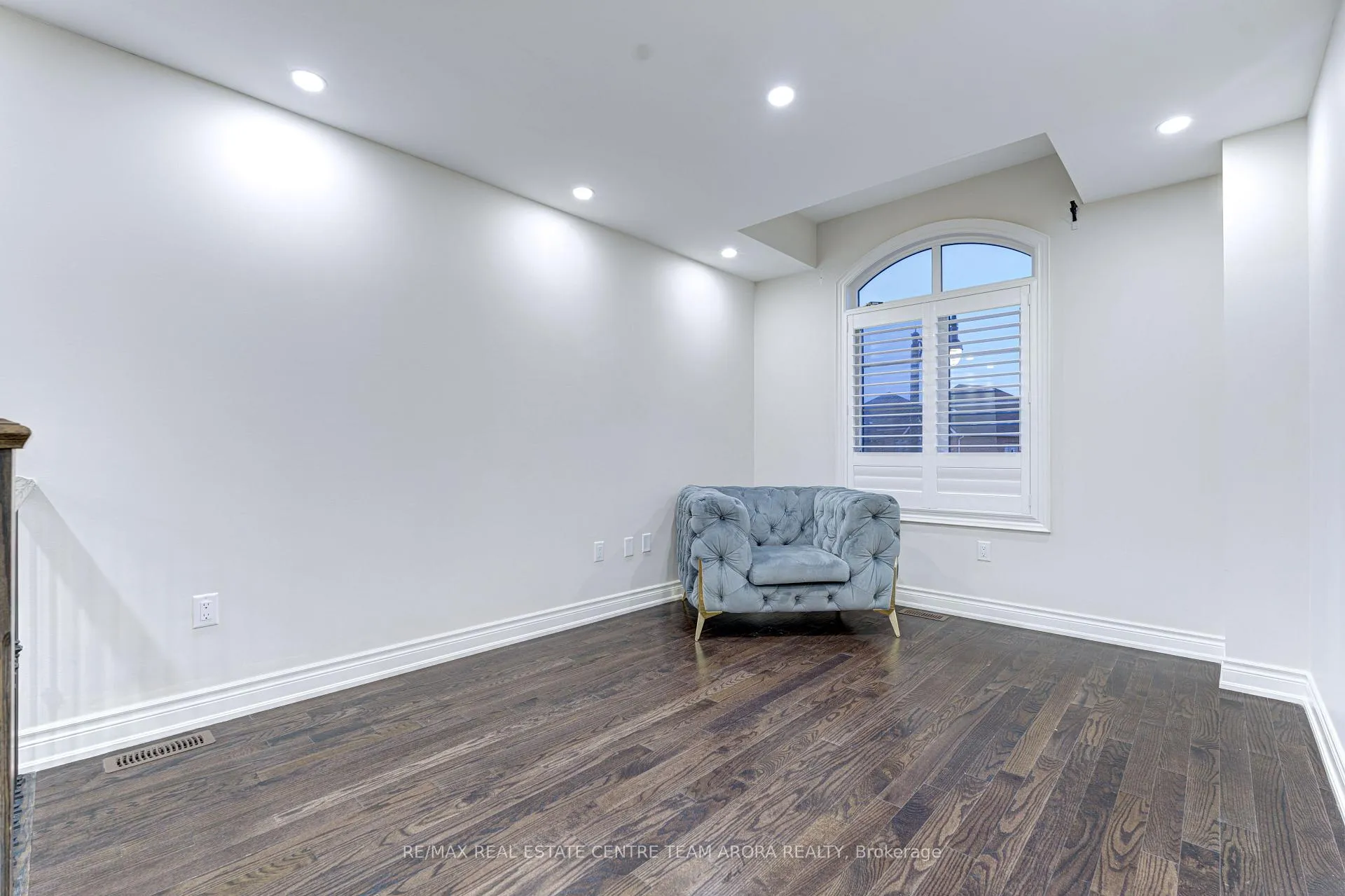 Photo 20 of 47 Dunley Crescent, Brampton, Credit Valley — HOMEH