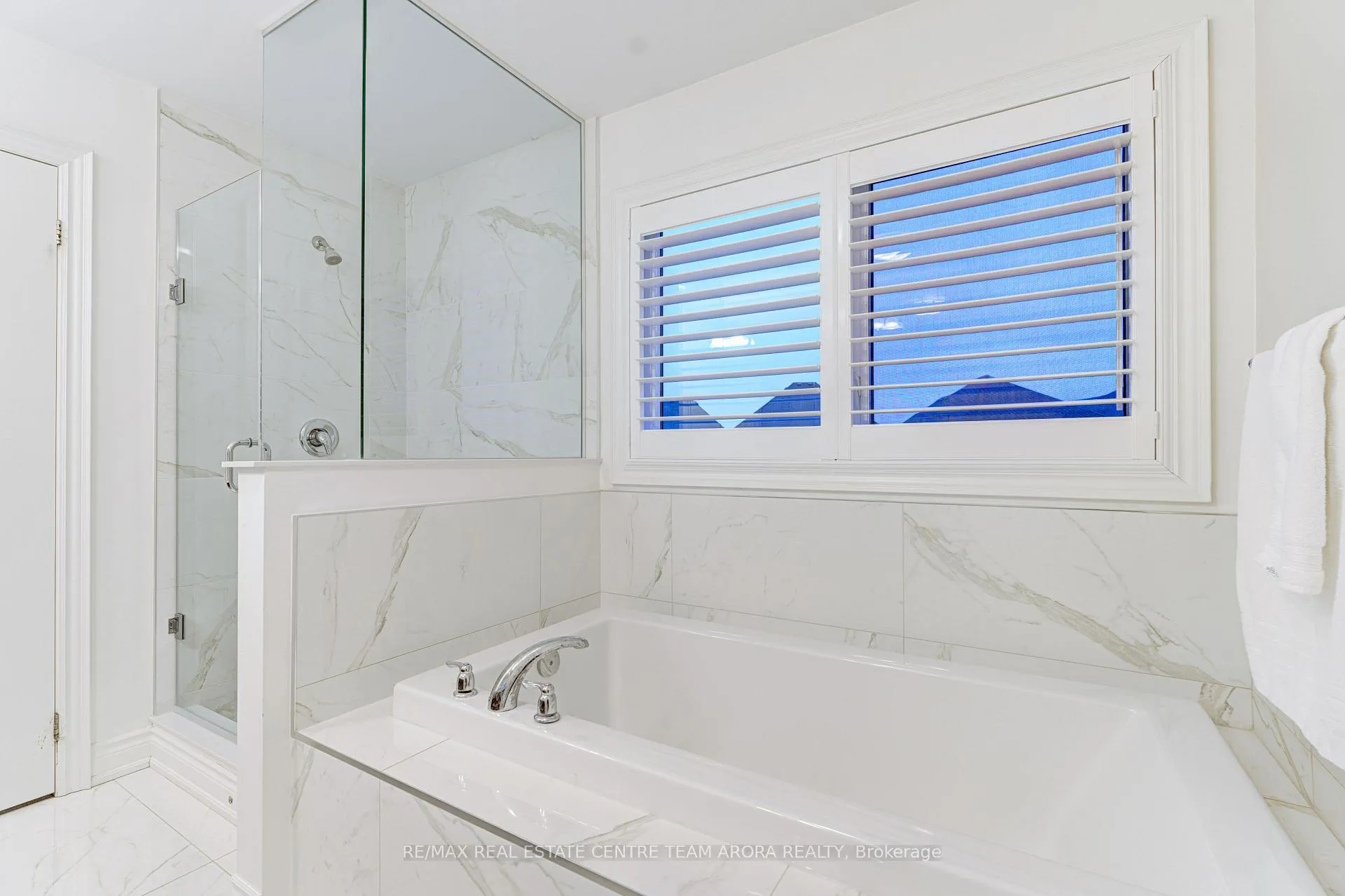 Photo 26 of 47 Dunley Crescent, Brampton, Credit Valley — HOMEH