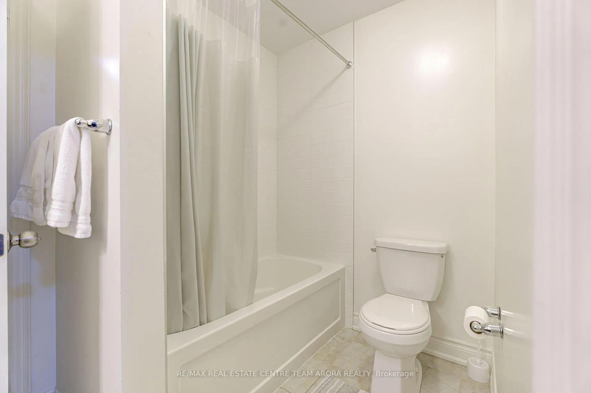 Photo 29 of 47 Dunley Crescent, Brampton, Credit Valley — HOMEH