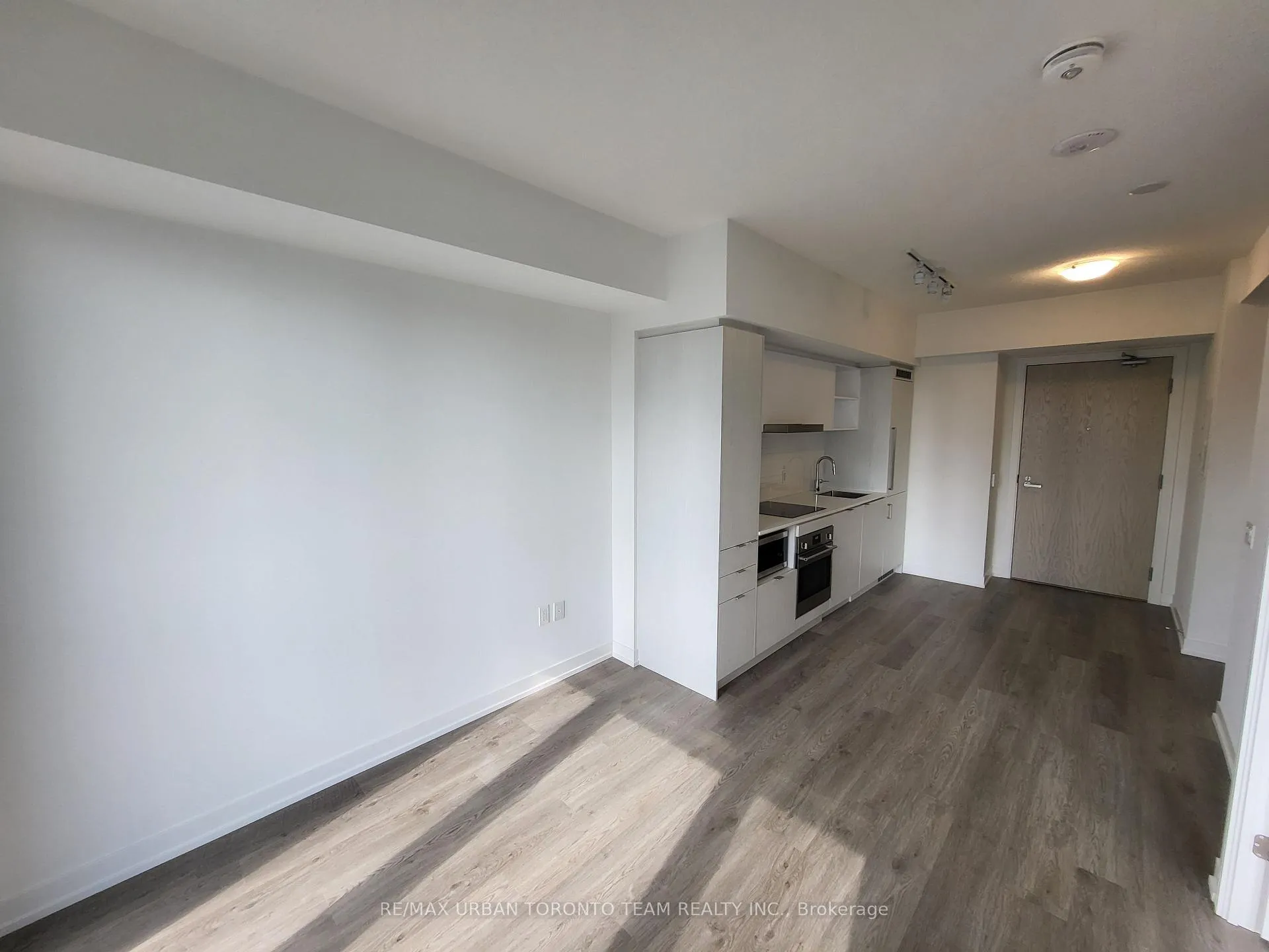Photo 3 of Unit 3815, 55 Cooper Street, Toronto, Waterfront Communities — HOMEH