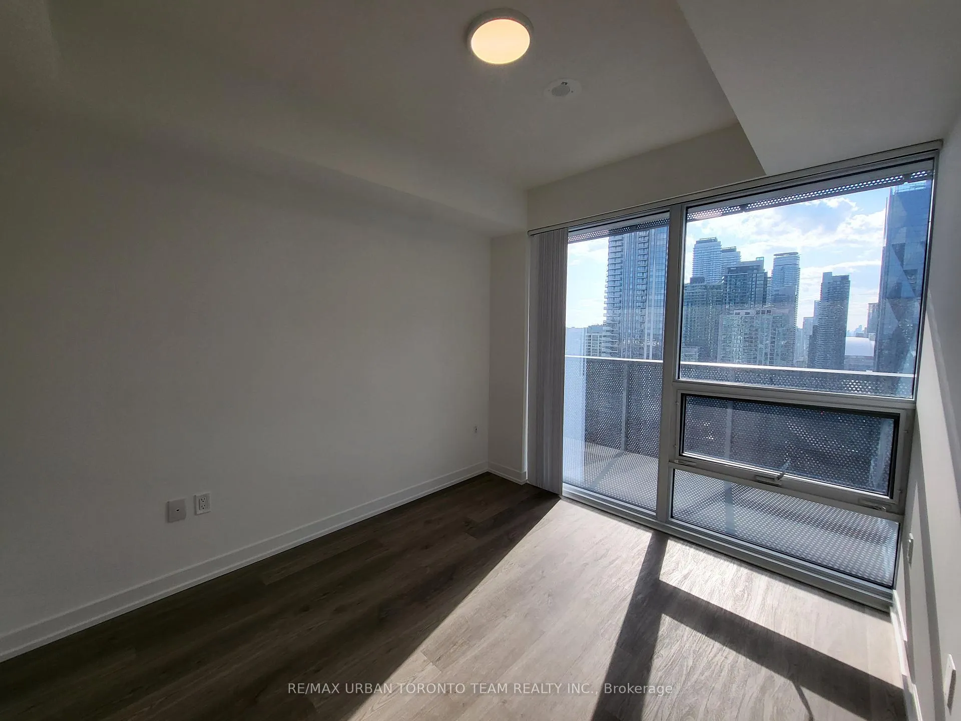 Photo 7 of Unit 3815, 55 Cooper Street, Toronto, Waterfront Communities — HOMEH