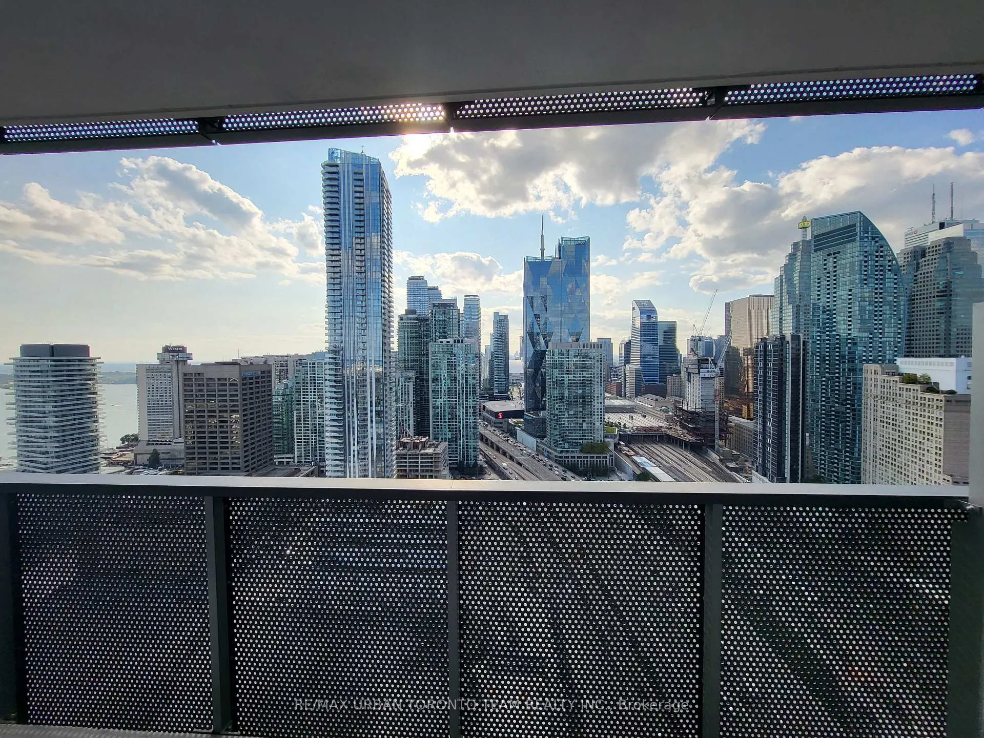Photo 9 of Unit 3815, 55 Cooper Street, Toronto, Waterfront Communities — HOMEH