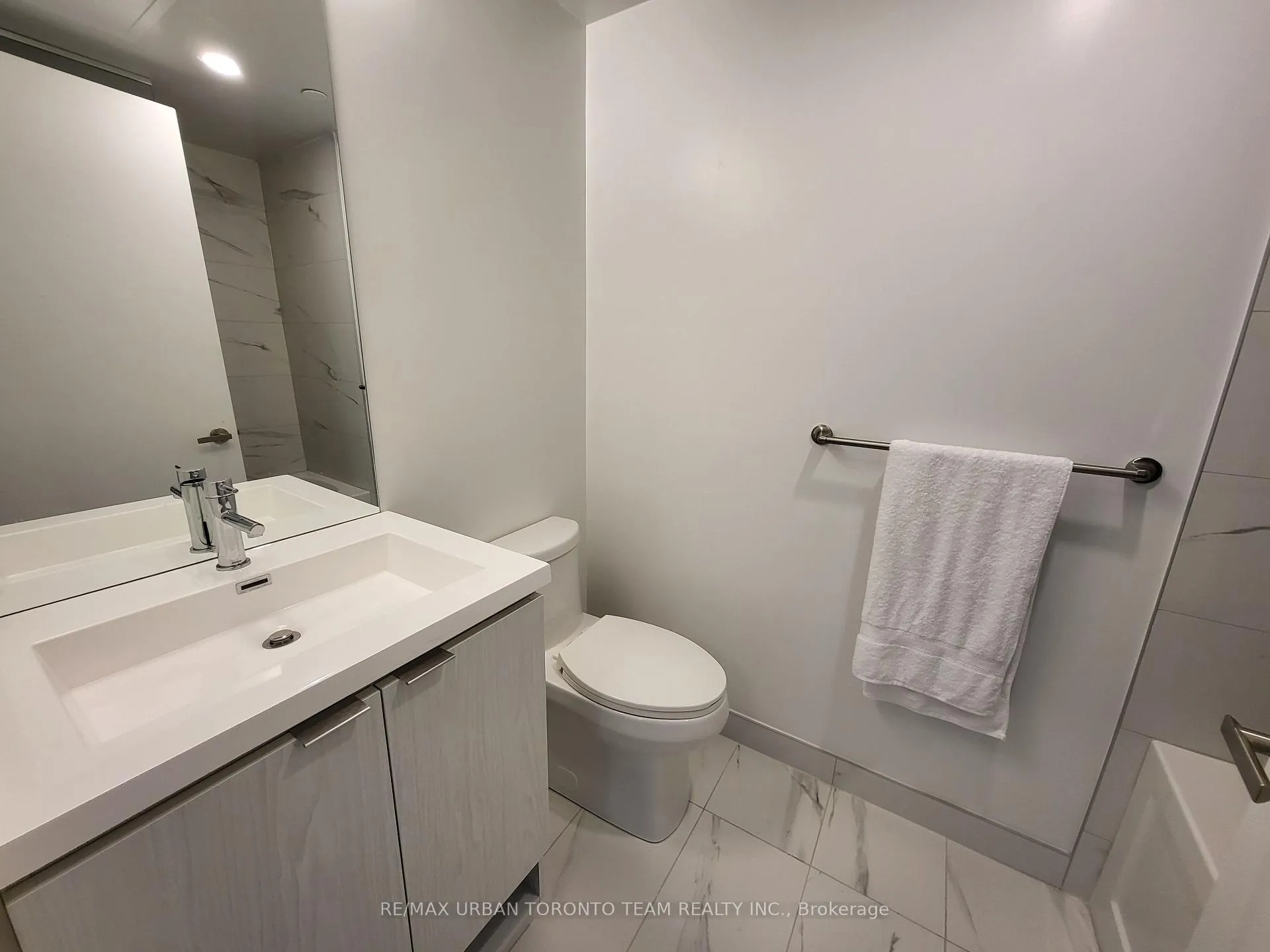 Photo 16 of Unit 3815, 55 Cooper Street, Toronto, Waterfront Communities — HOMEH