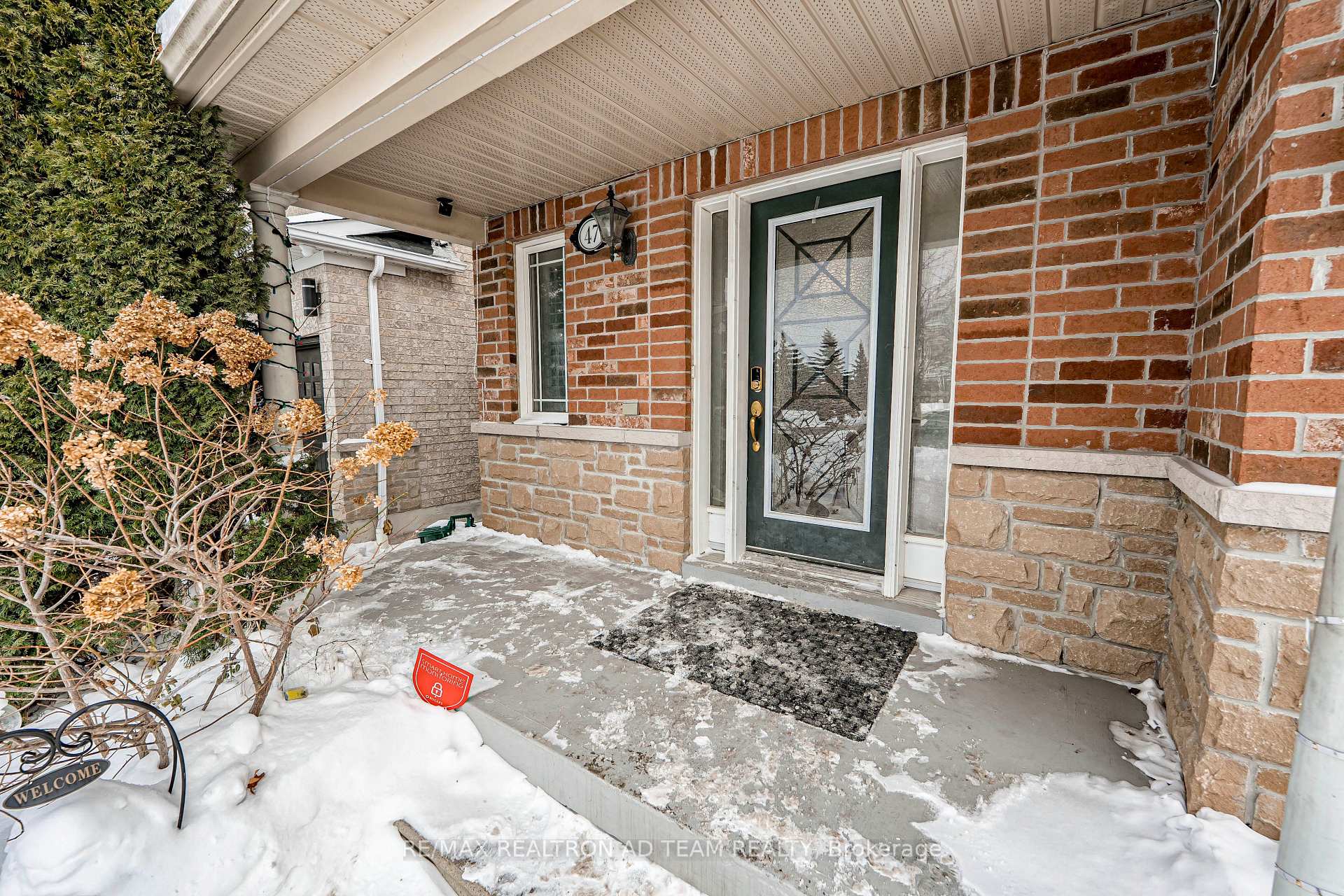 Photo 4 of 47 Barden Crescent, Ajax, Northeast Ajax — HOMEH