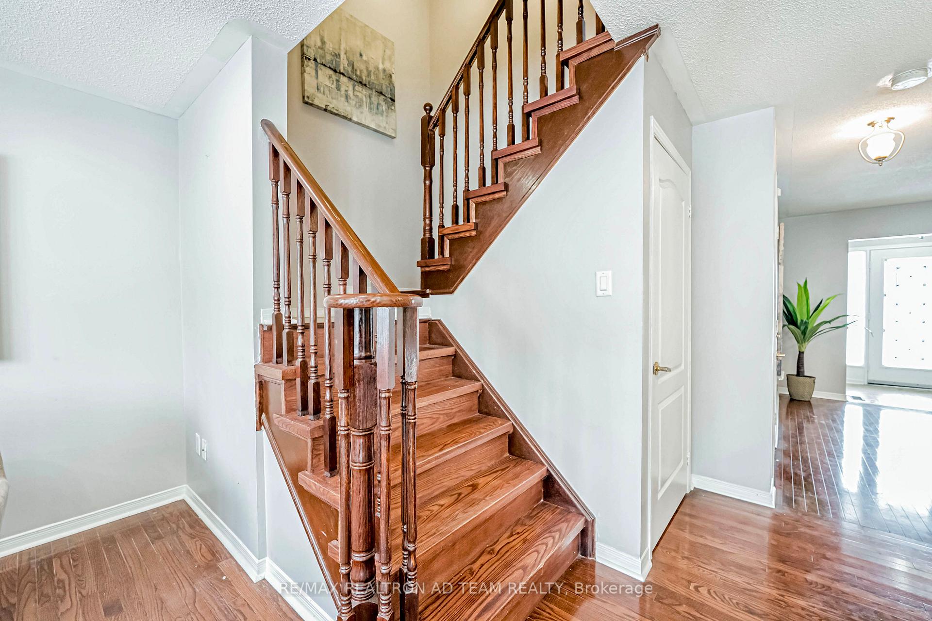 Photo 17 of 47 Barden Crescent, Ajax, Northeast Ajax — HOMEH