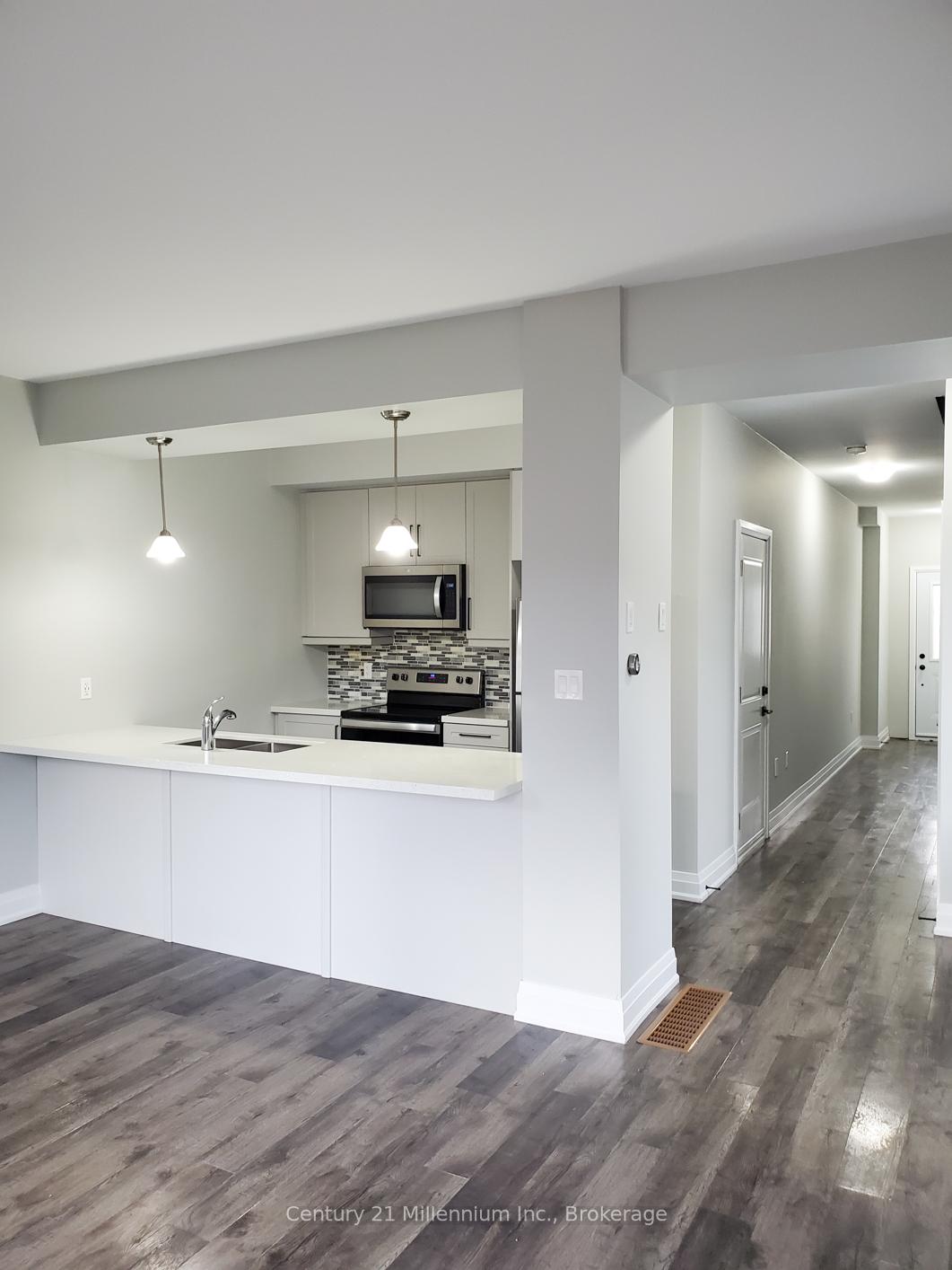 Photo 4 of Unit 19, 7 Stonehart Lane, Barrie, East Bayfield — HOMEH