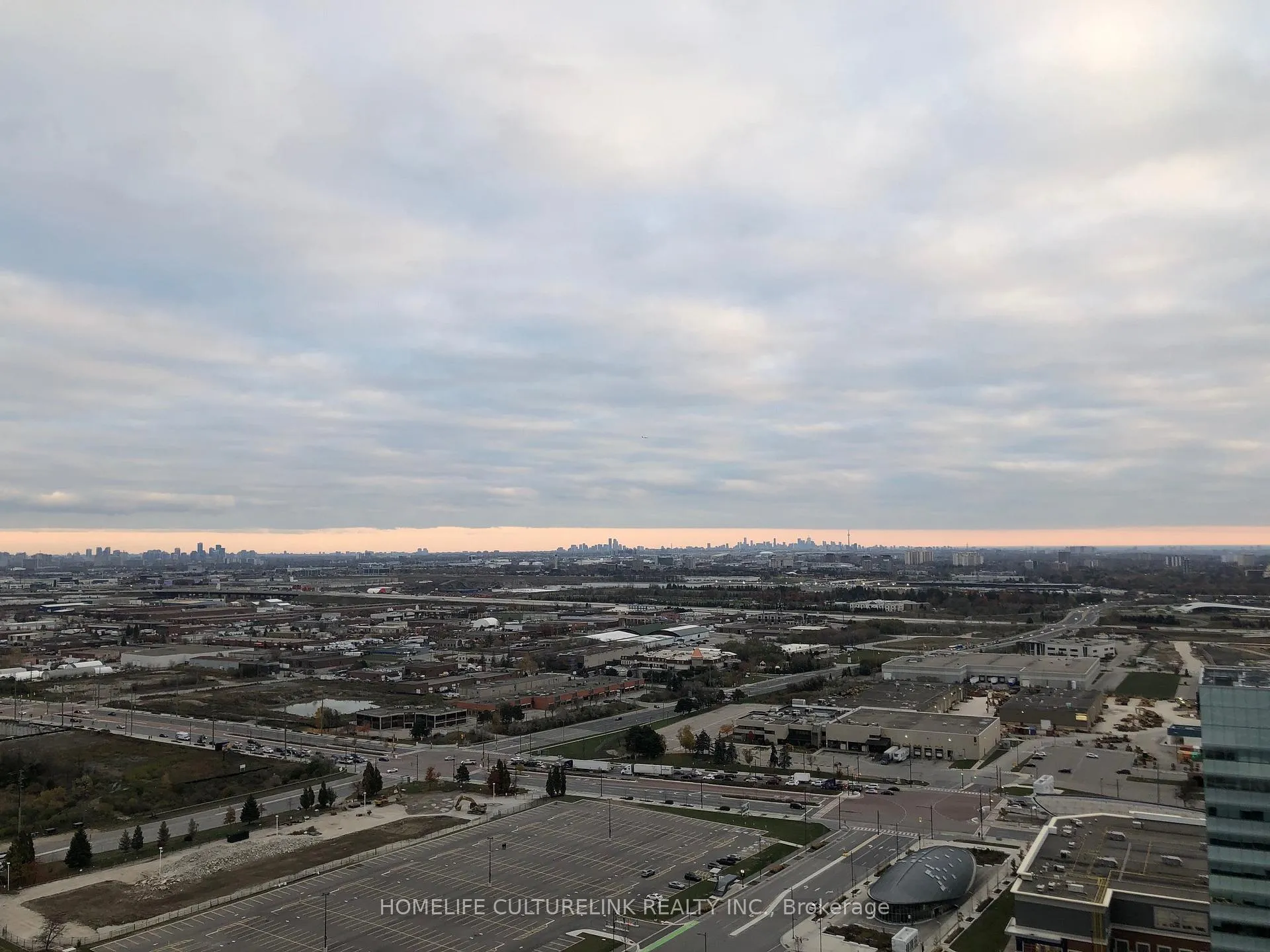 Photo 7 of Unit 3308, 5 Buttermill Avenue, Vaughan, Vaughan Corporate Centre — HOMEH