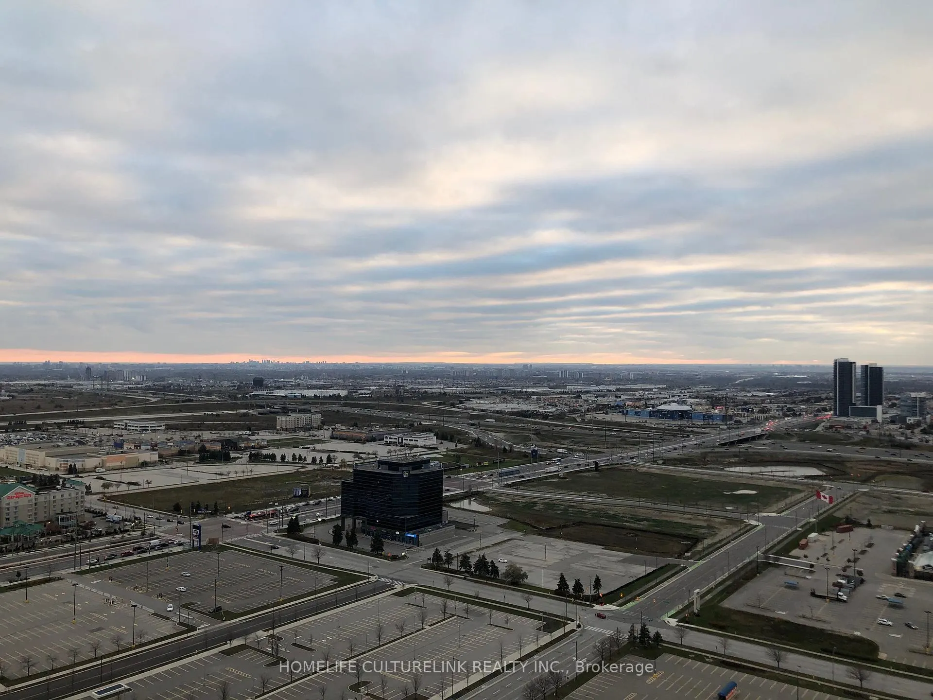 Photo 9 of Unit 3308, 5 Buttermill Avenue, Vaughan, Vaughan Corporate Centre — HOMEH