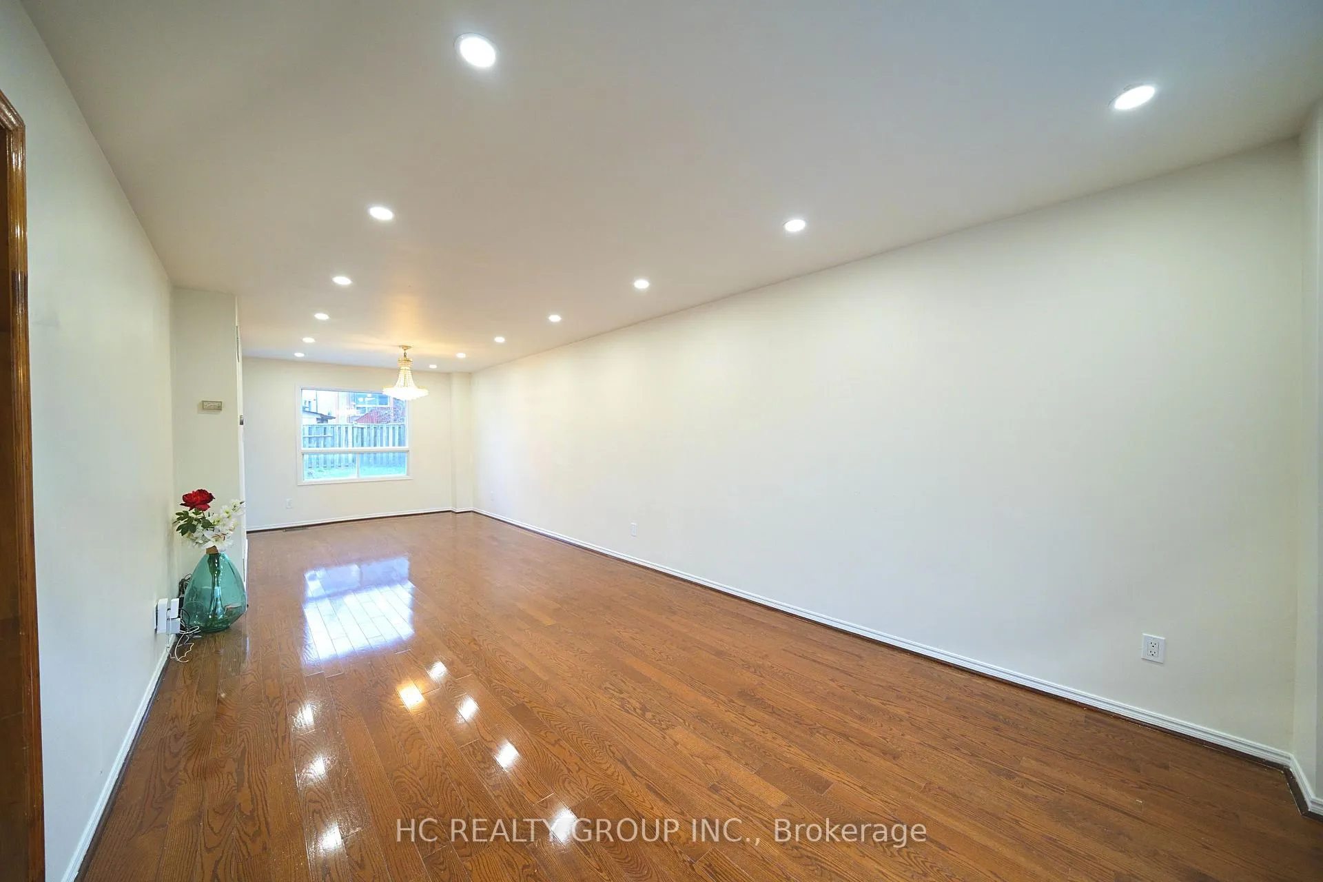 Photo 3 of 217 Highglen Avenue, Markham, Milliken Mills East — HOMEH