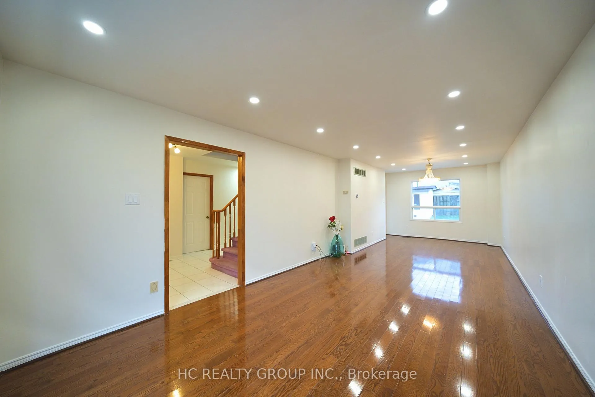 Photo 5 of 217 Highglen Avenue, Markham, Milliken Mills East — HOMEH