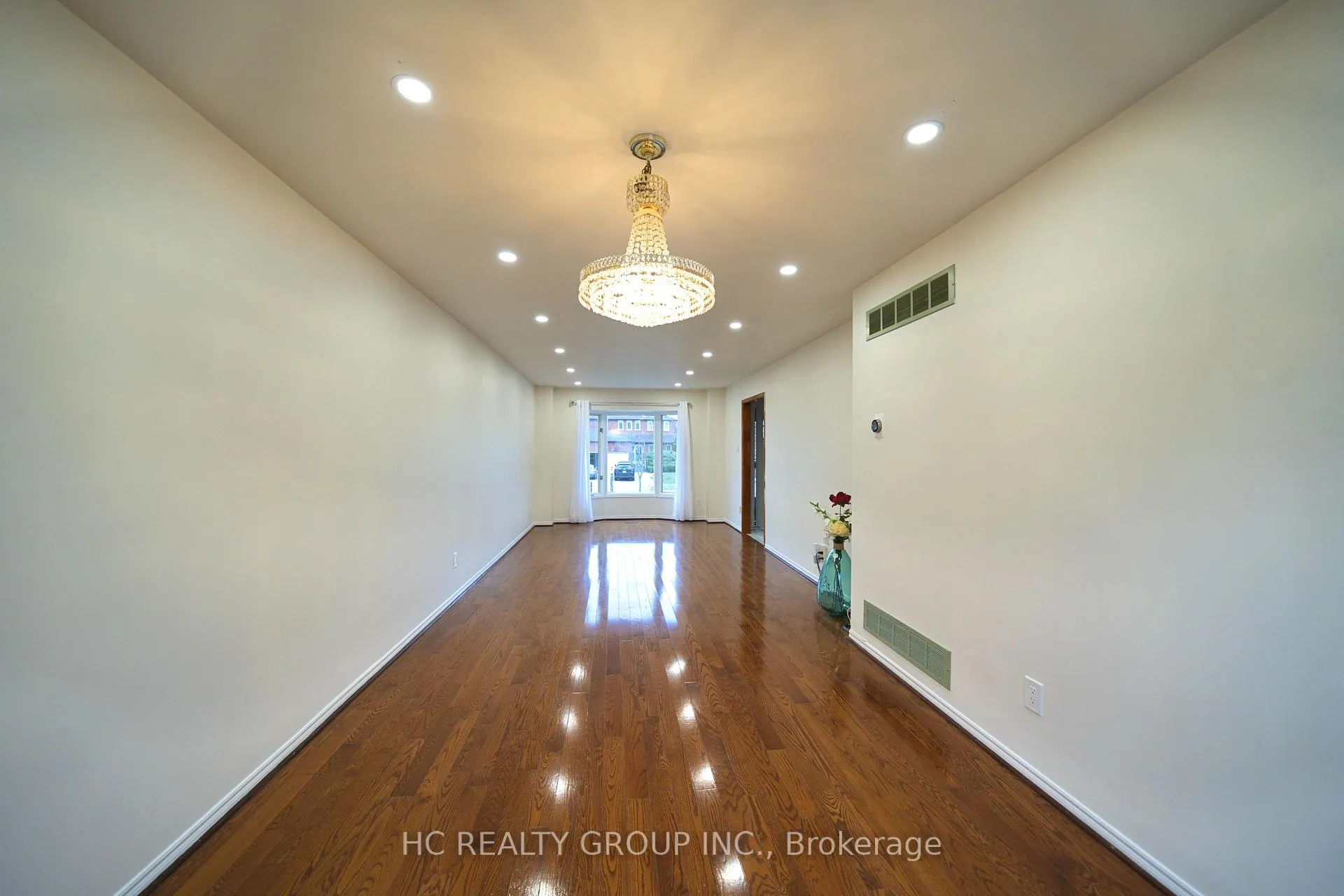 Photo 6 of 217 Highglen Avenue, Markham, Milliken Mills East — HOMEH