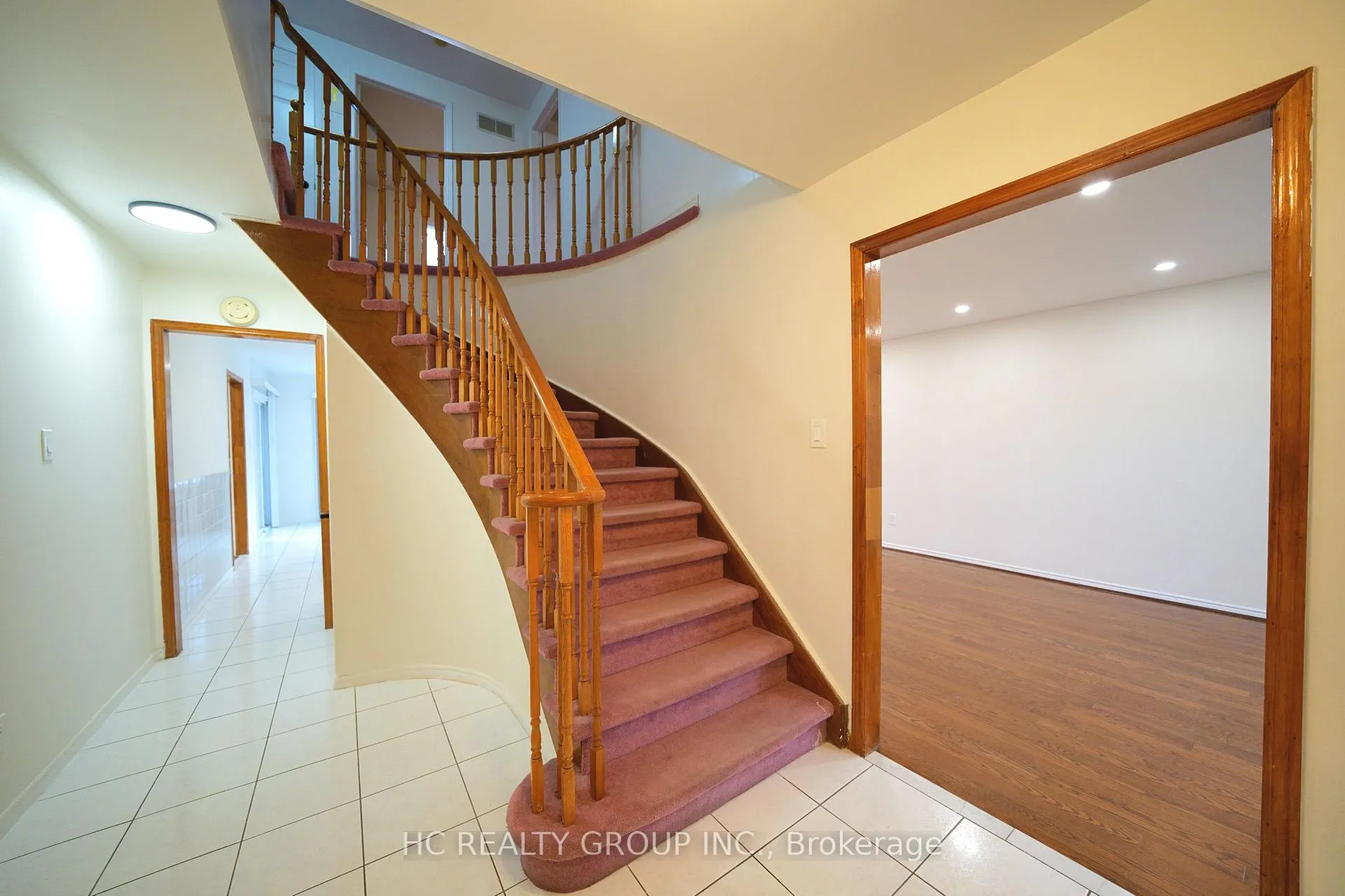 Photo 12 of 217 Highglen Avenue, Markham, Milliken Mills East — HOMEH