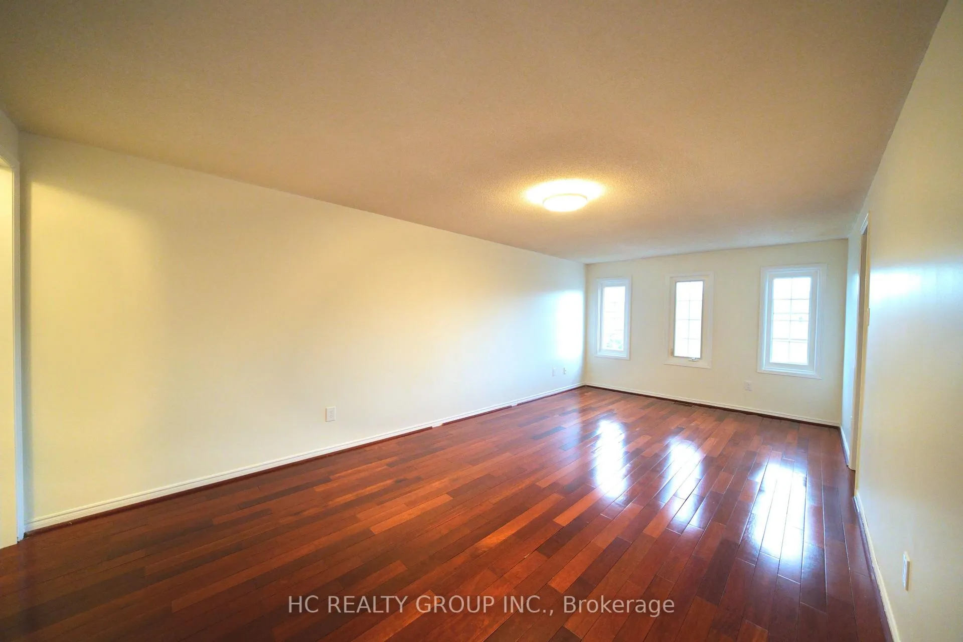 Photo 13 of 217 Highglen Avenue, Markham, Milliken Mills East — HOMEH