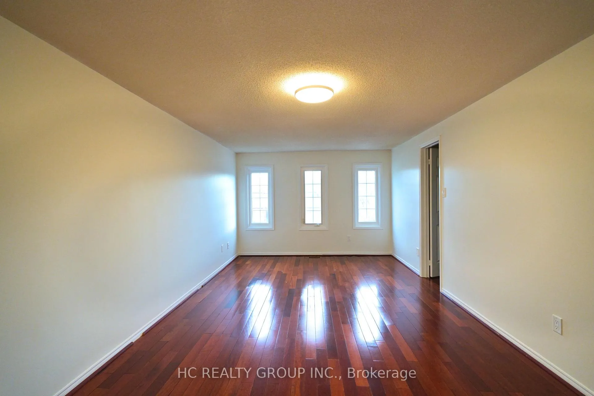 Photo 14 of 217 Highglen Avenue, Markham, Milliken Mills East — HOMEH